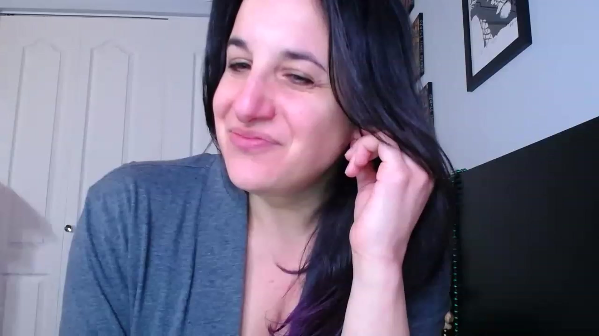 Gallery image thumbnail from abustybabe's myfreecams stream on, 02/17/2023, 22:59 image 9 of 20