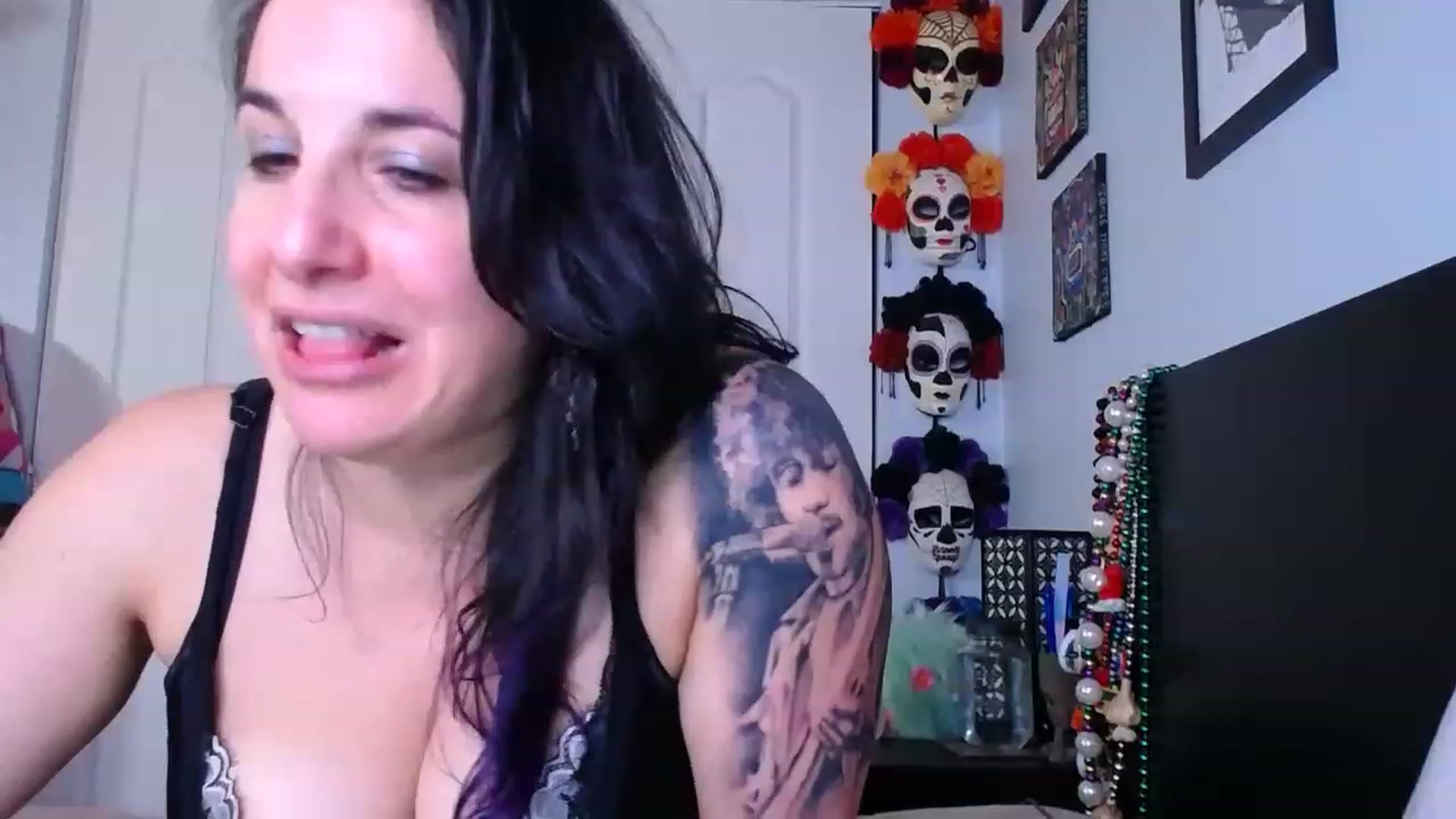 Gallery image thumbnail from abustybabe's myfreecams stream on, 02/20/2023, 22:10 image 4 of 20