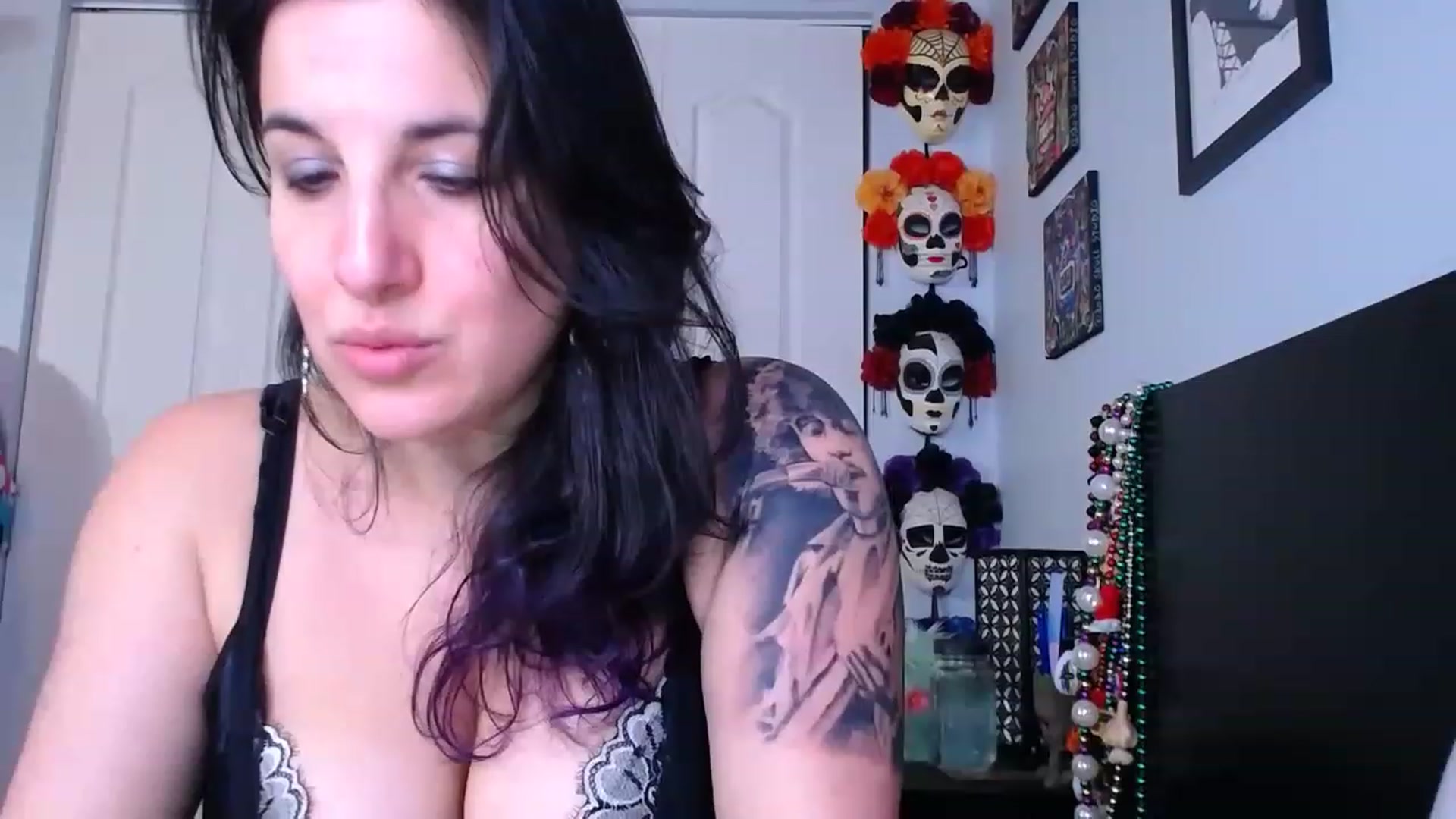 Gallery image thumbnail from abustybabe's myfreecams stream on, 02/20/2023, 22:10 image 9 of 20
