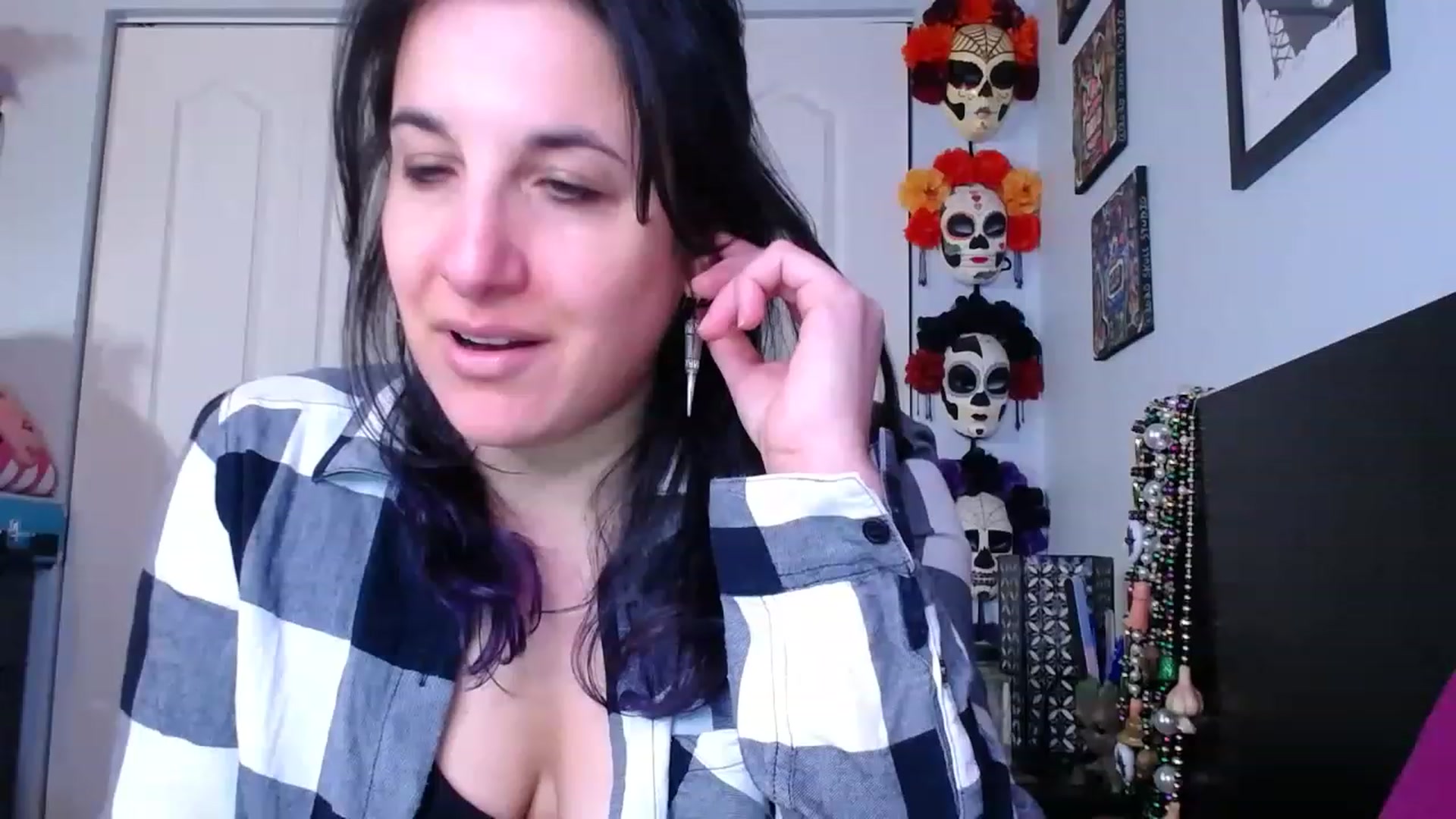 Gallery image thumbnail from abustybabe's myfreecams stream on, 02/23/2023, 23:13 image 2 of 20
