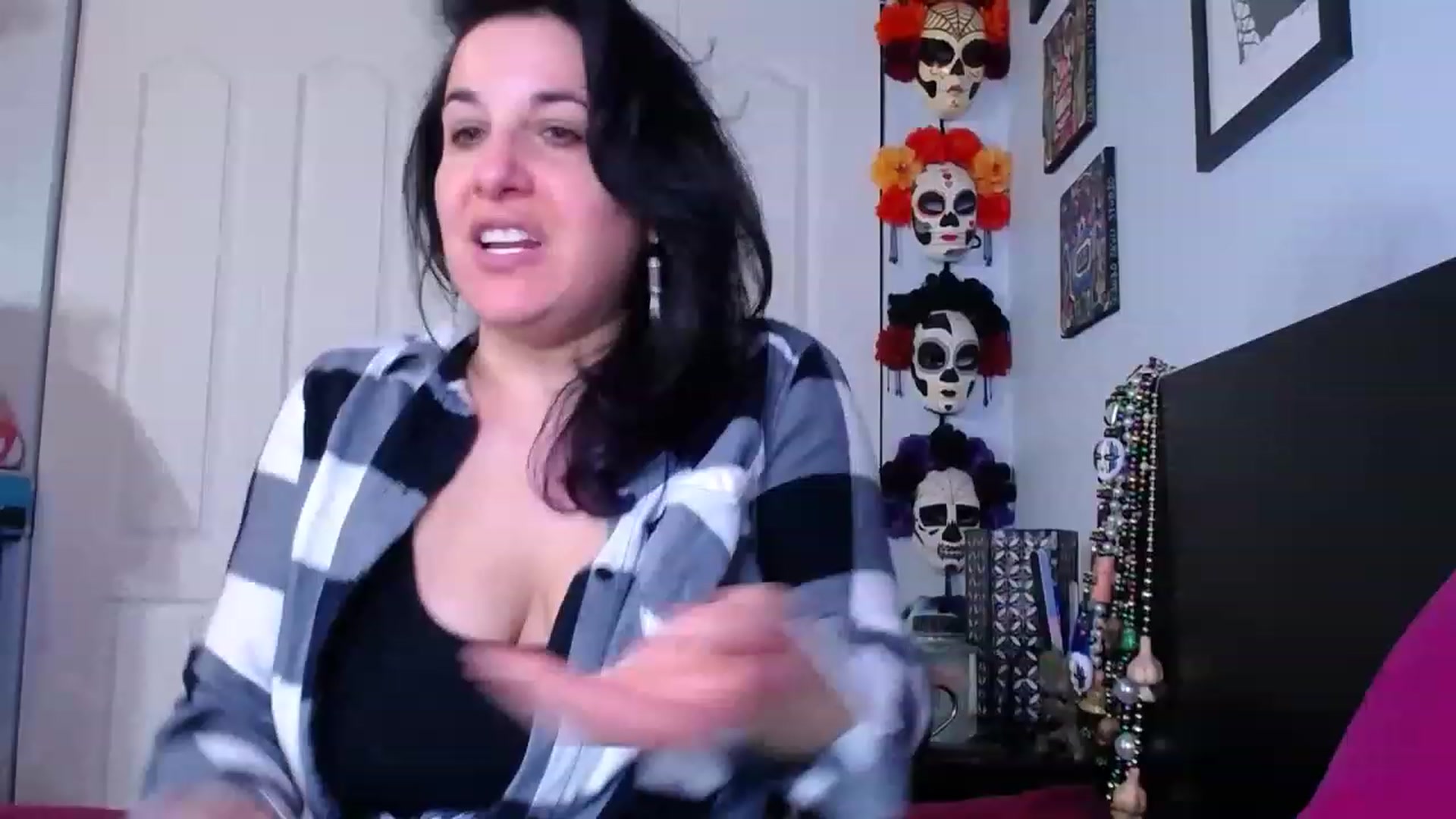 Gallery image thumbnail from abustybabe's myfreecams stream on, 02/23/2023, 23:13 image 8 of 20