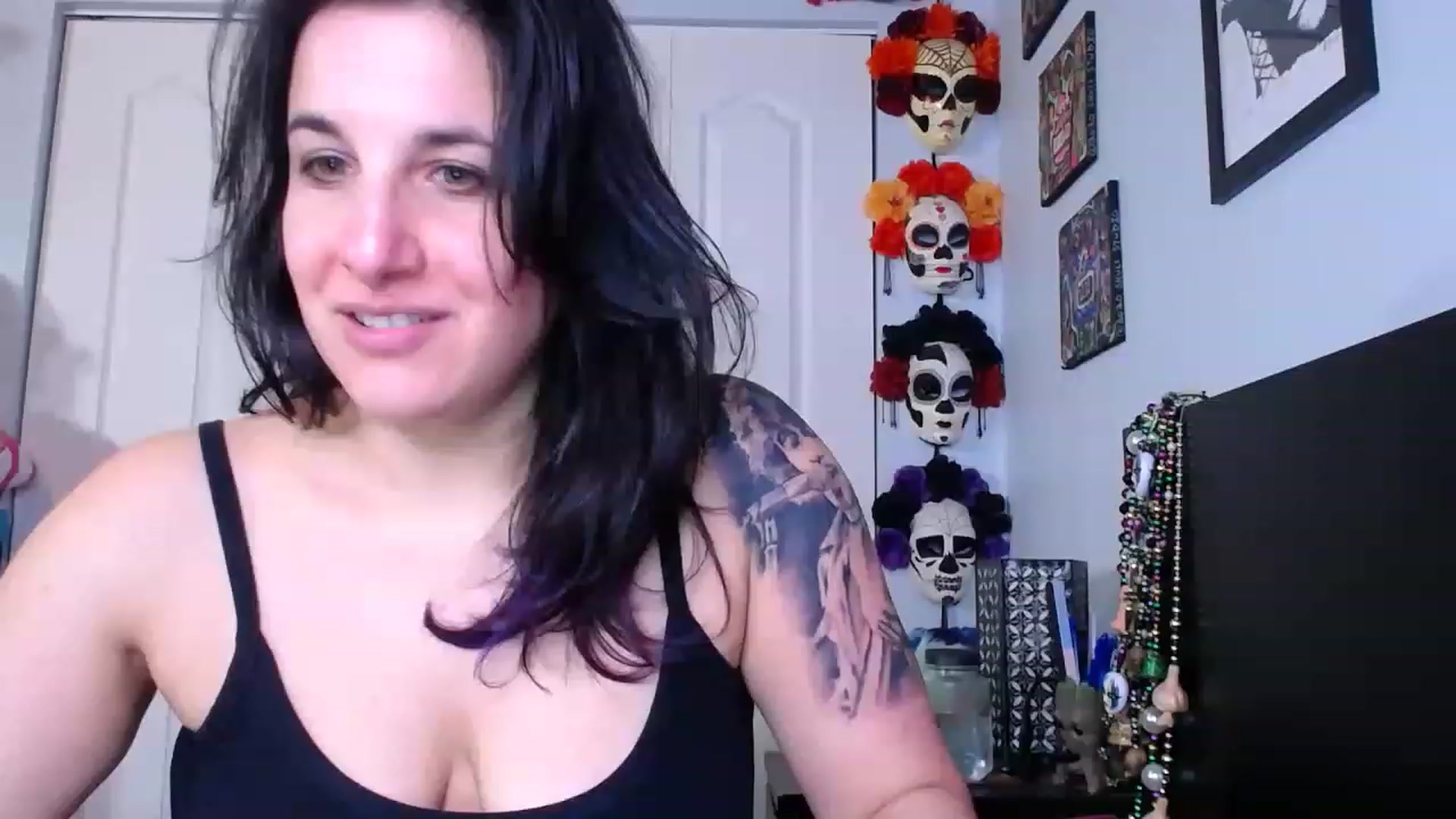 Gallery image thumbnail from abustybabe's myfreecams stream on, 02/24/2023, 23:10 image 4 of 20