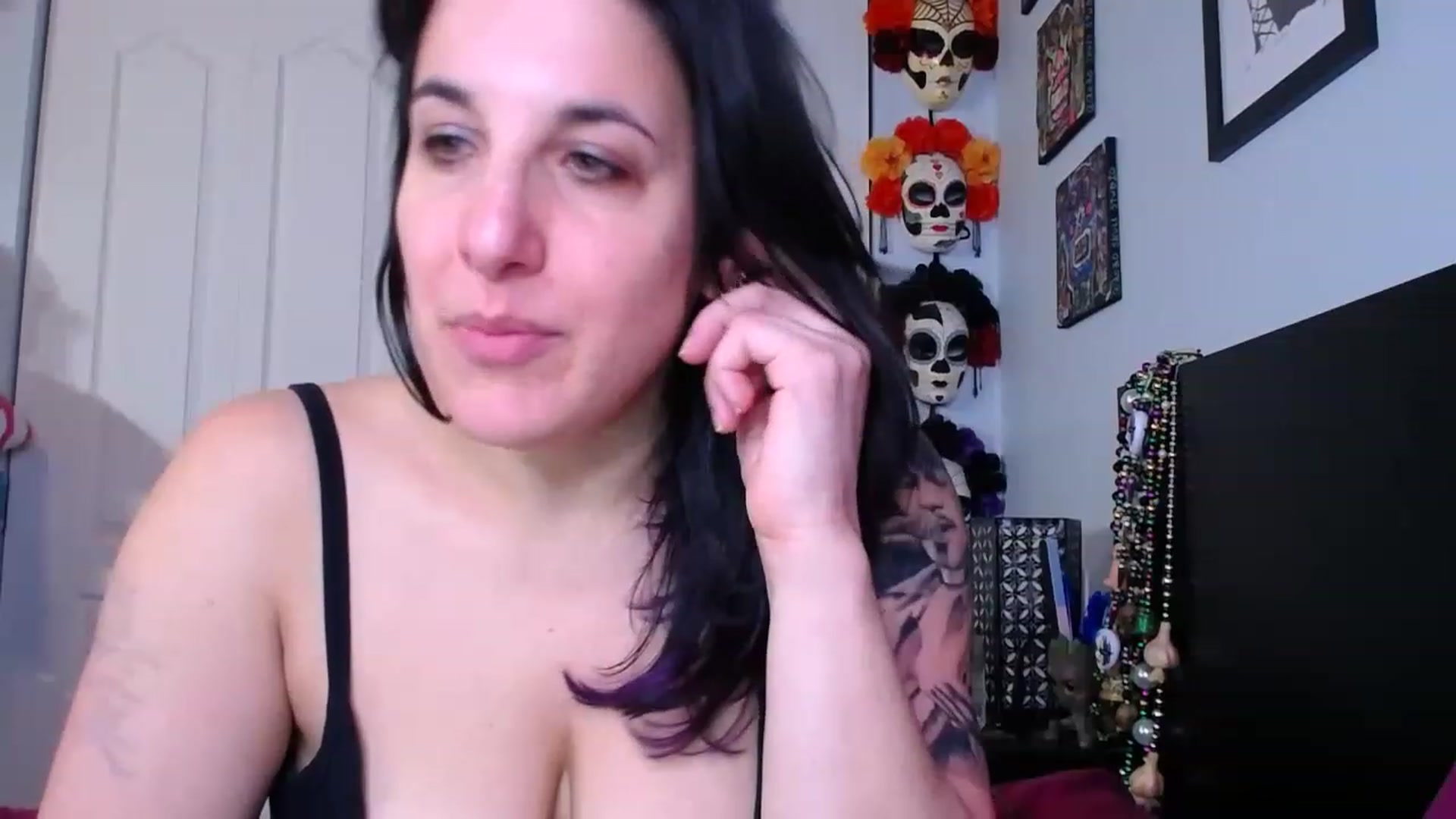 Gallery image thumbnail from abustybabe's myfreecams stream on, 02/24/2023, 23:10 image 6 of 20