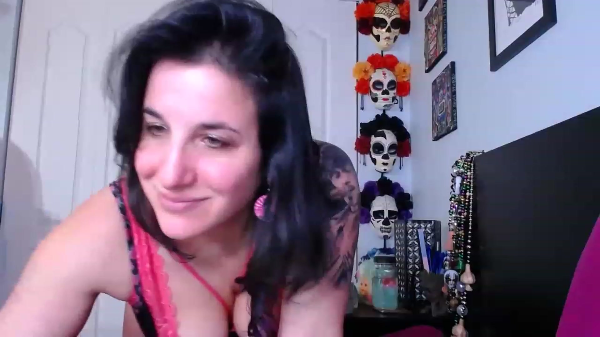 Gallery image thumbnail from abustybabe's myfreecams stream on, 02/27/2023, 22:32 image 6 of 20