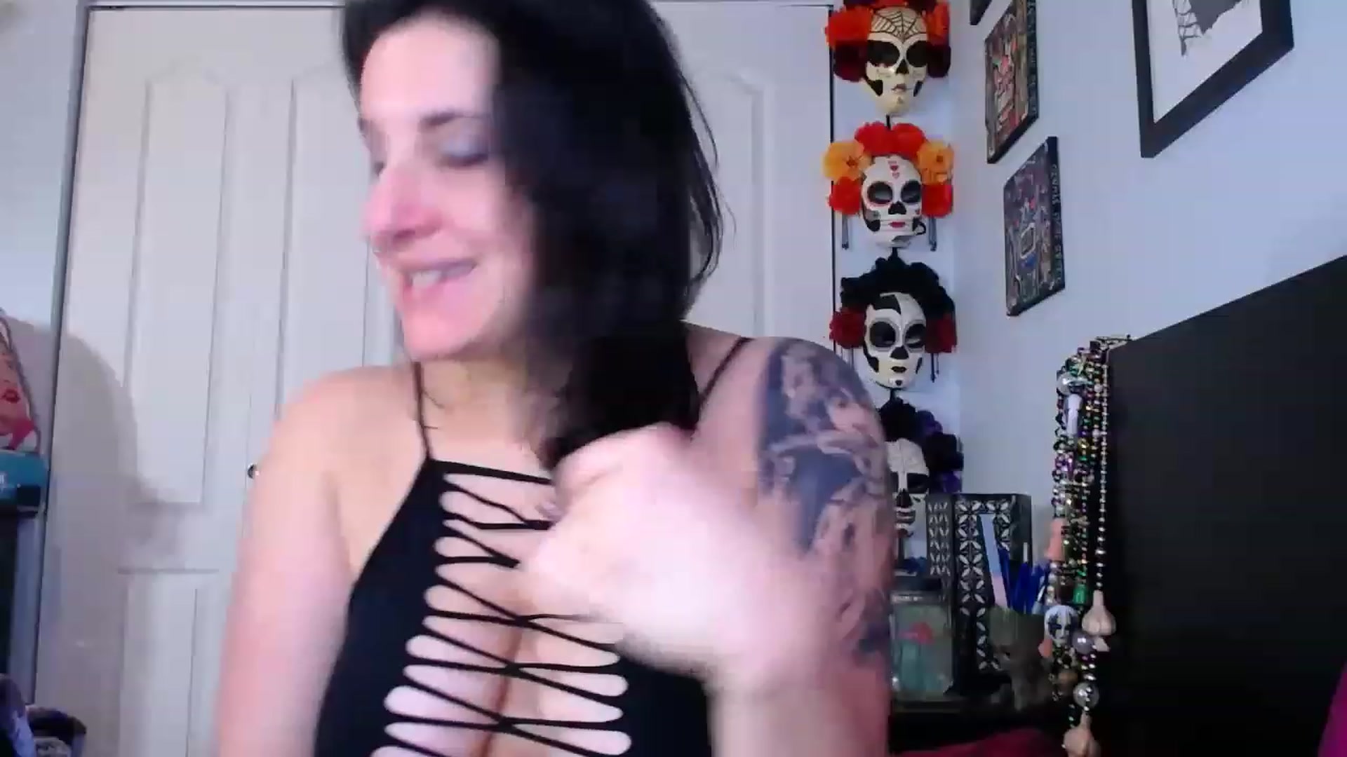 Gallery image thumbnail from abustybabe's myfreecams stream on, 02/28/2023, 23:29 image 4 of 20