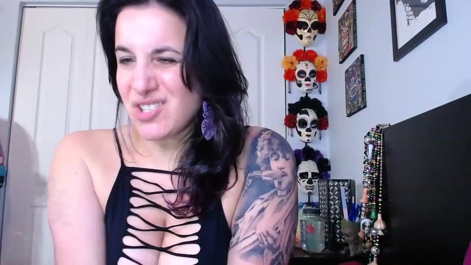 Gallery image thumbnail from abustybabe's myfreecams stream on, 02/28/2023, 23:29 image 7 of 20