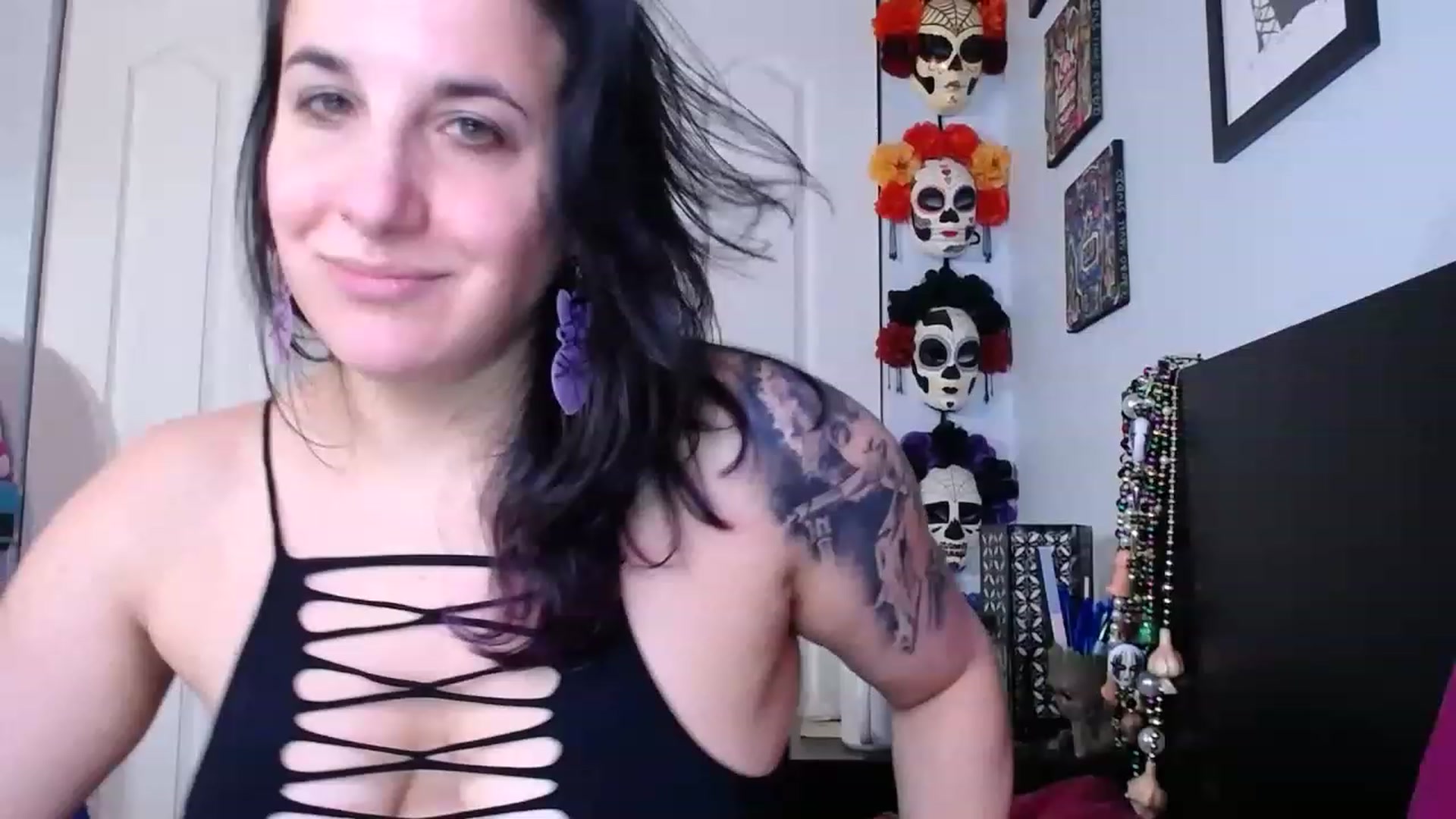 Gallery image thumbnail from abustybabe's myfreecams stream on, 02/28/2023, 23:29 image 6 of 20