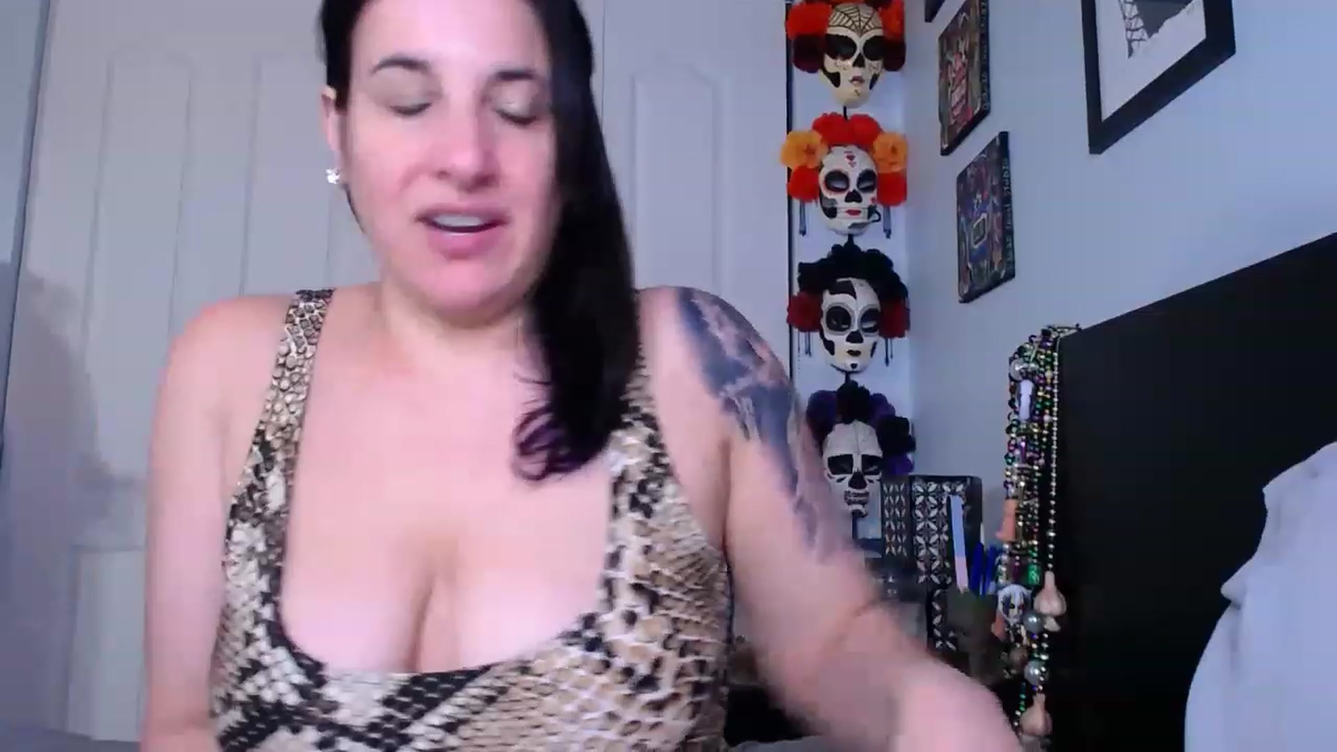 Gallery image thumbnail from abustybabe's myfreecams stream on, 03/02/2023, 23:07 image 5 of 20