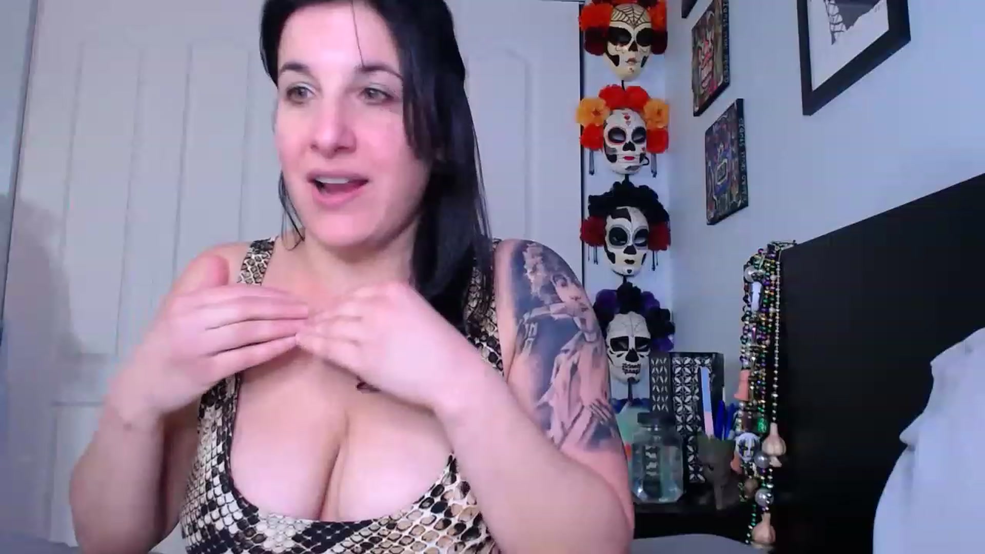 Gallery image thumbnail from abustybabe's myfreecams stream on, 03/02/2023, 23:07 image 4 of 20
