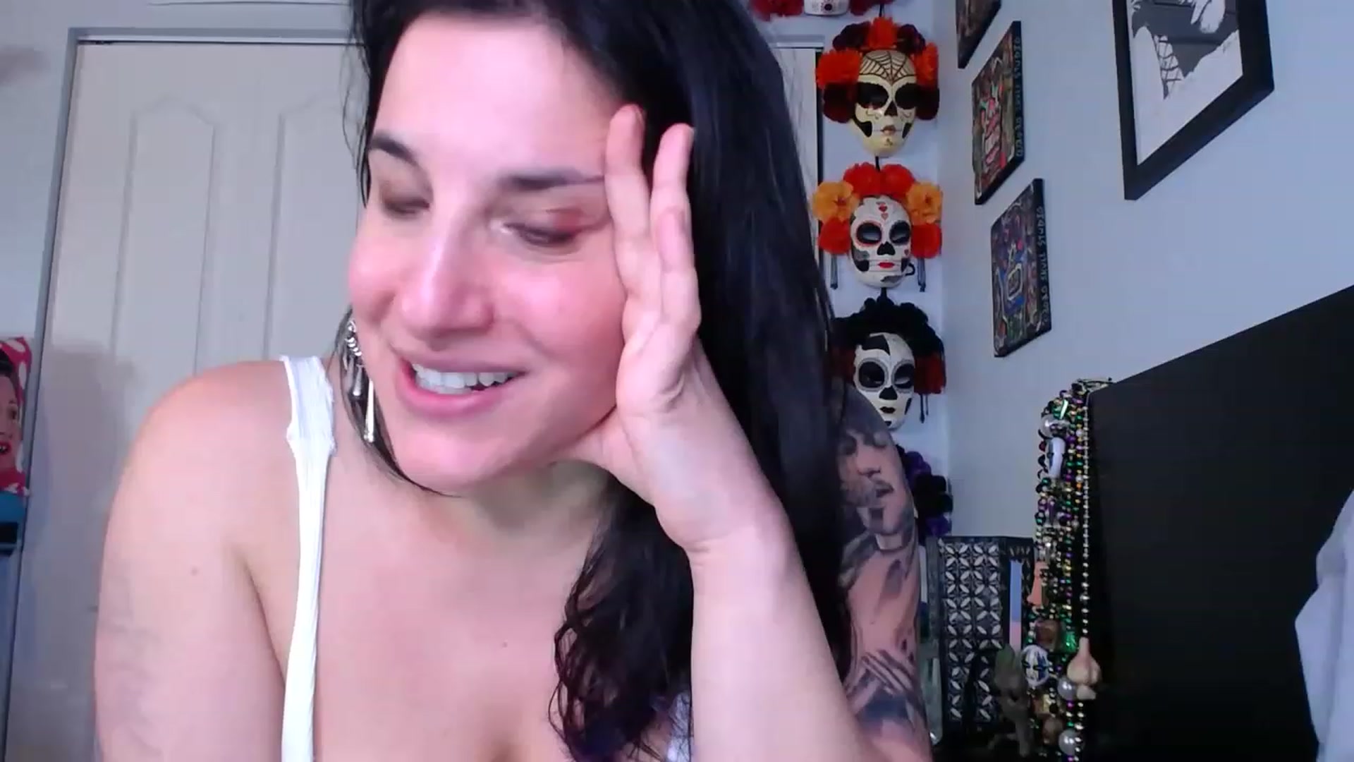 Gallery image thumbnail from abustybabe's myfreecams stream on, 03/06/2023, 21:48 image 9 of 20