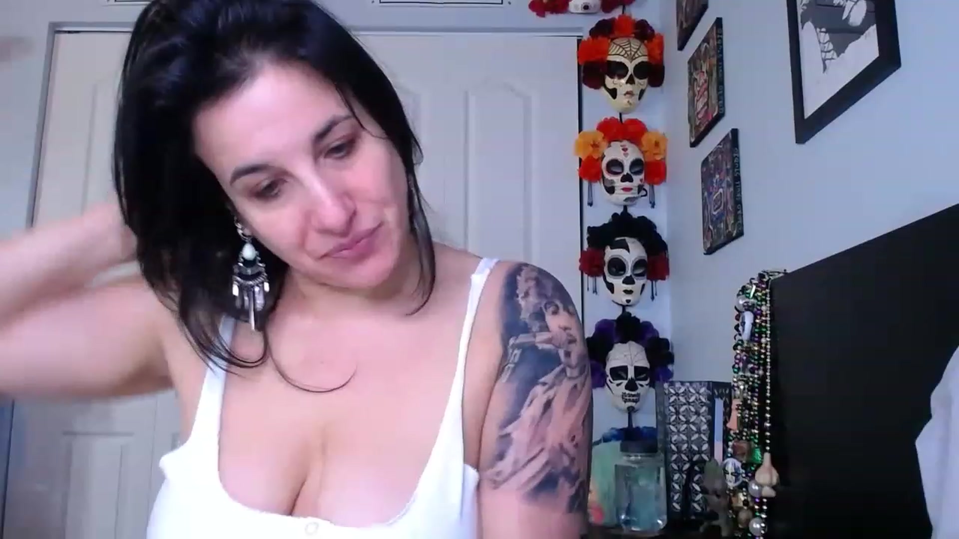 Gallery image thumbnail from abustybabe's myfreecams stream on, 03/06/2023, 21:48 image 13 of 20