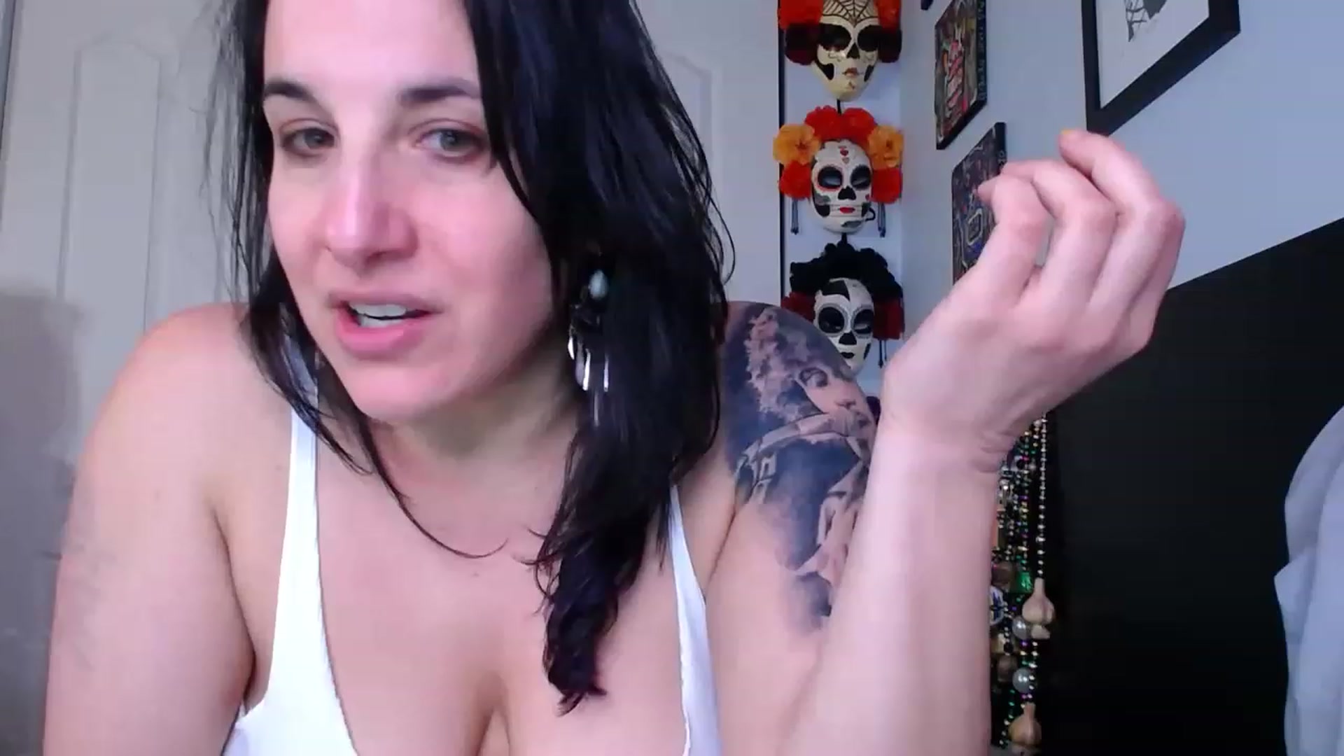 Gallery image thumbnail from abustybabe's myfreecams stream on, 03/06/2023, 22:46 image 7 of 20