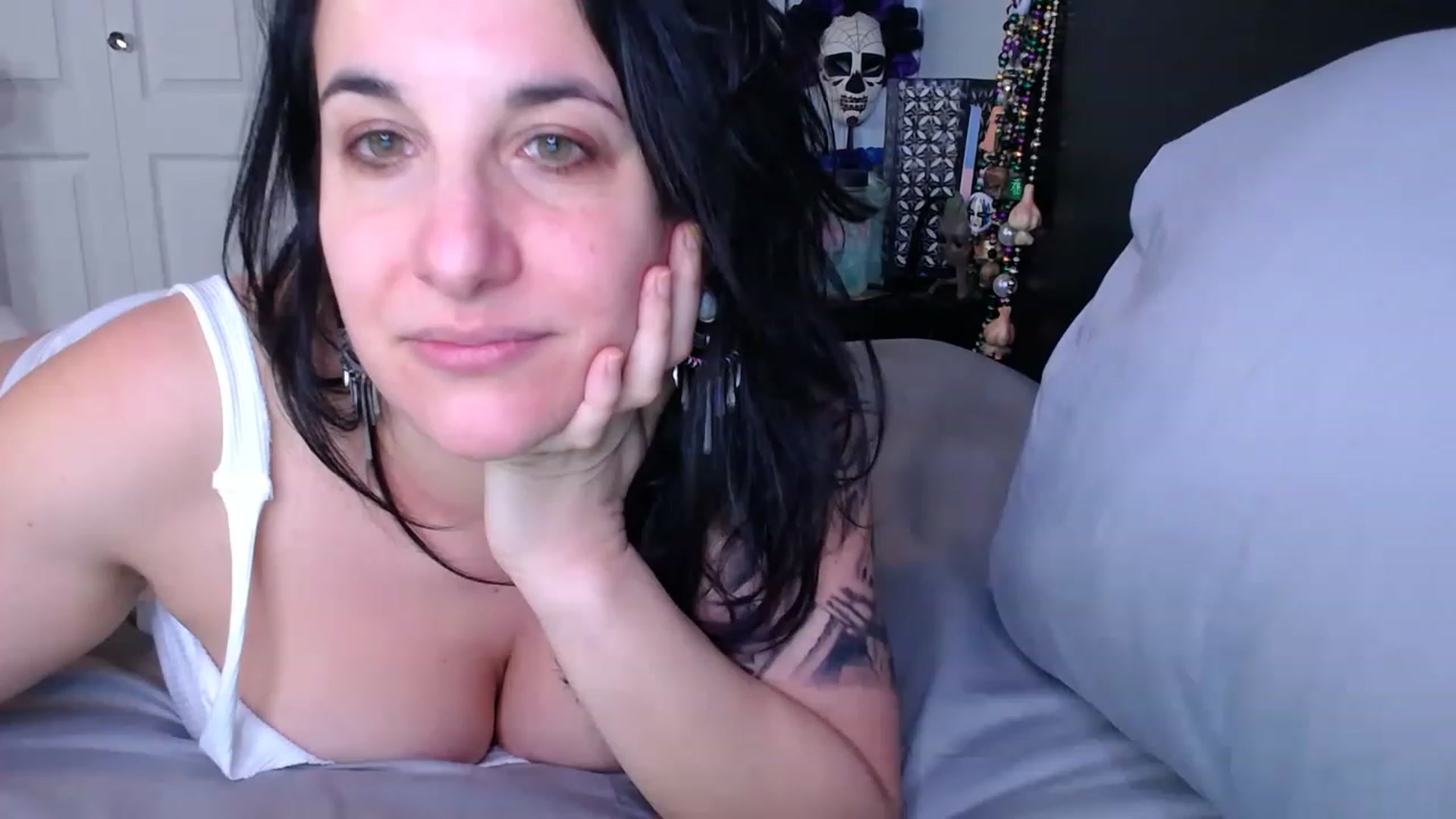 Gallery image thumbnail from abustybabe's myfreecams stream on, 03/06/2023, 22:46 image 13 of 20