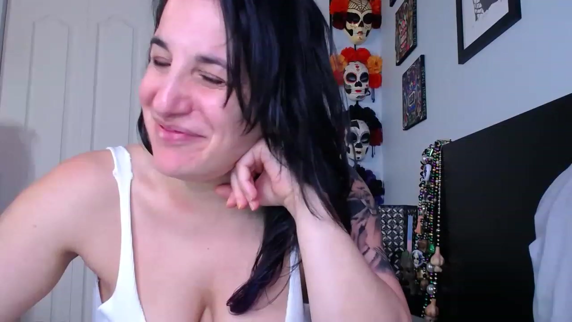 Gallery image thumbnail from abustybabe's myfreecams stream on, 03/06/2023, 22:46 image 9 of 20