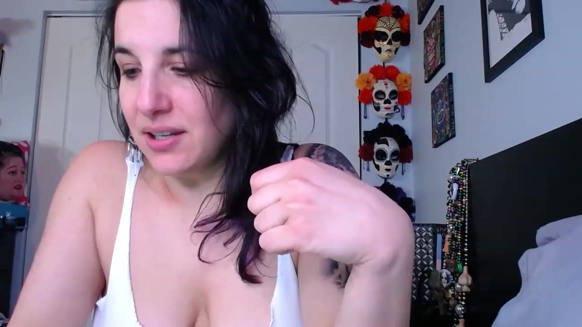 Gallery image thumbnail from abustybabe's myfreecams stream on, 03/06/2023, 22:46 image 17 of 20