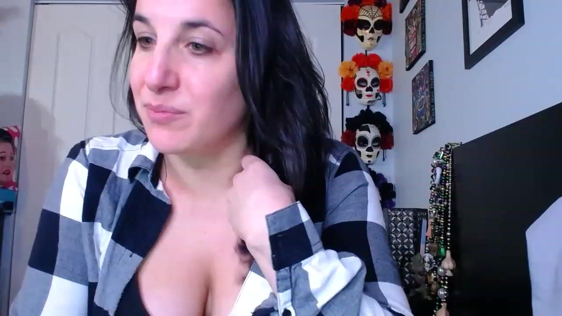 Gallery image thumbnail from abustybabe's myfreecams stream on, 03/07/2023, 19:39 image 2 of 20
