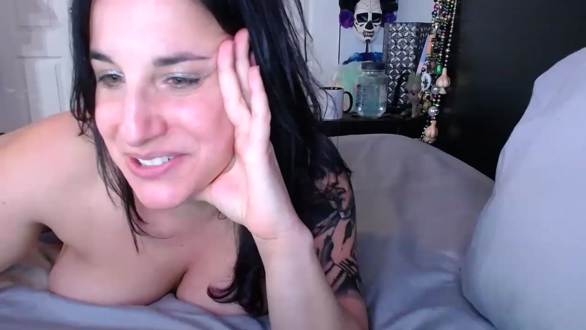 Gallery image thumbnail from abustybabe's myfreecams stream on, 03/10/2023, 22:57 image 20 of 20