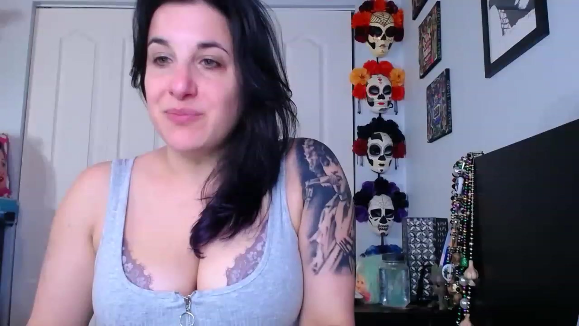Gallery image thumbnail from abustybabe's myfreecams stream on, 03/13/2023, 20:07 image 11 of 20