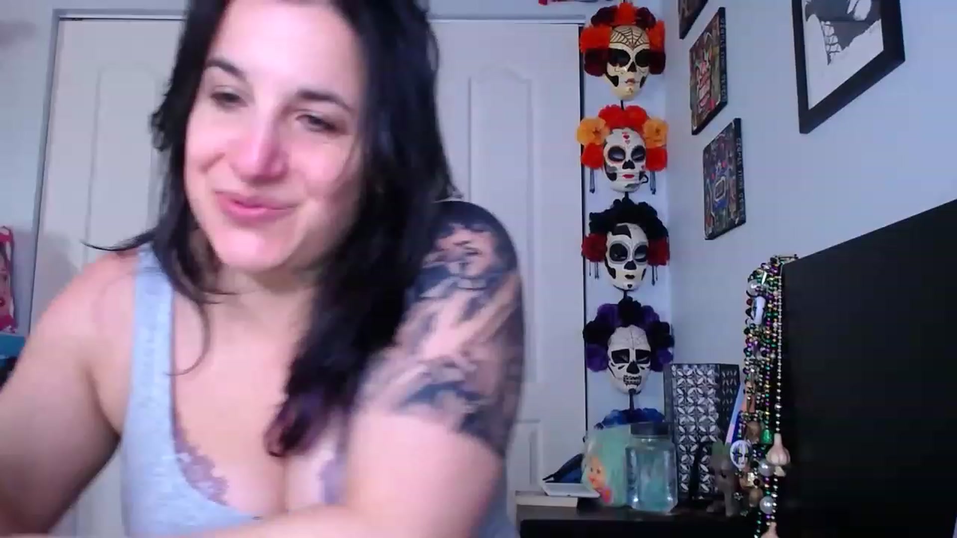 Gallery image thumbnail from abustybabe's myfreecams stream on, 03/13/2023, 20:07 image 2 of 20