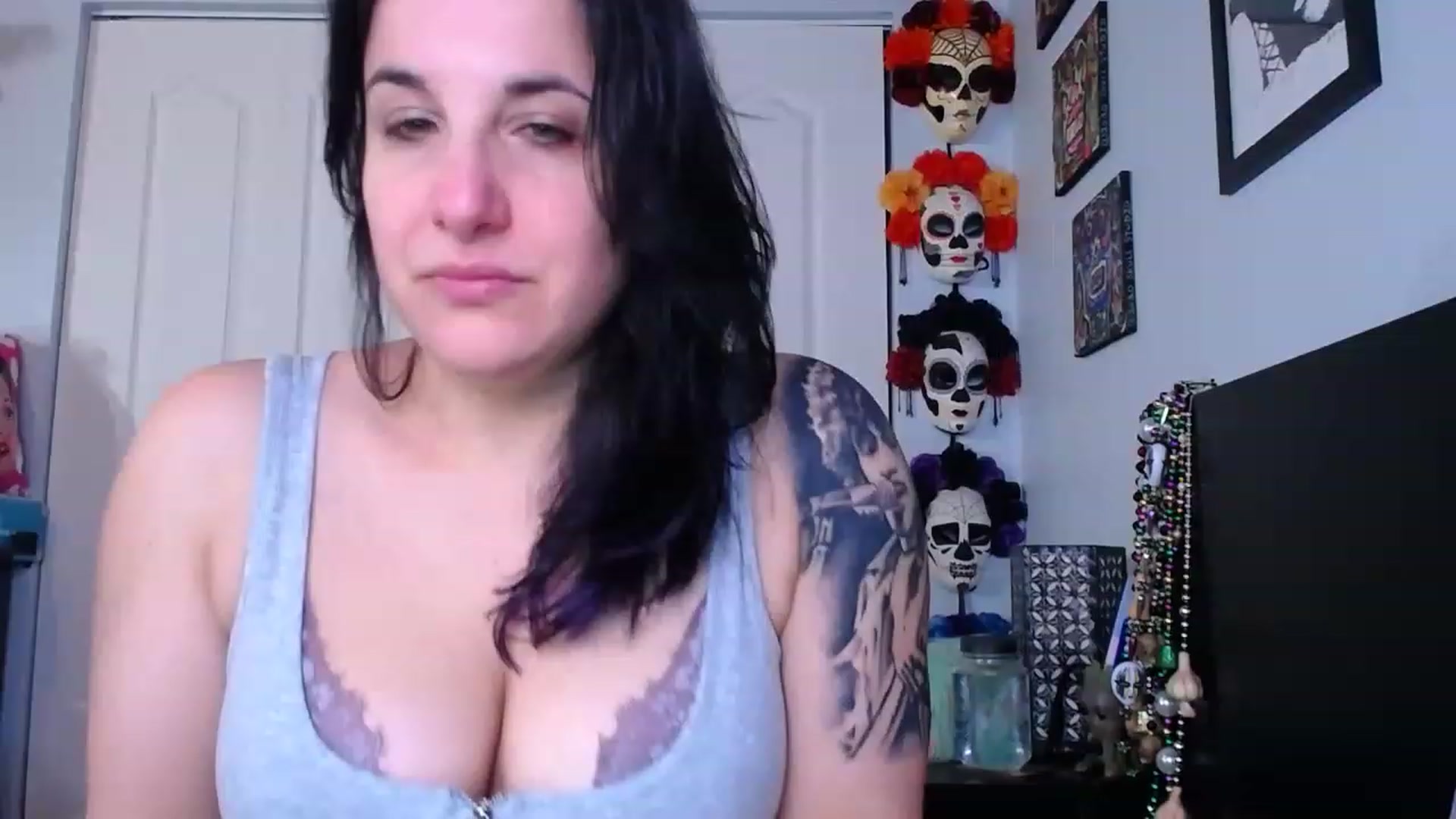 Gallery image thumbnail from abustybabe's myfreecams stream on, 03/13/2023, 20:07 image 10 of 20