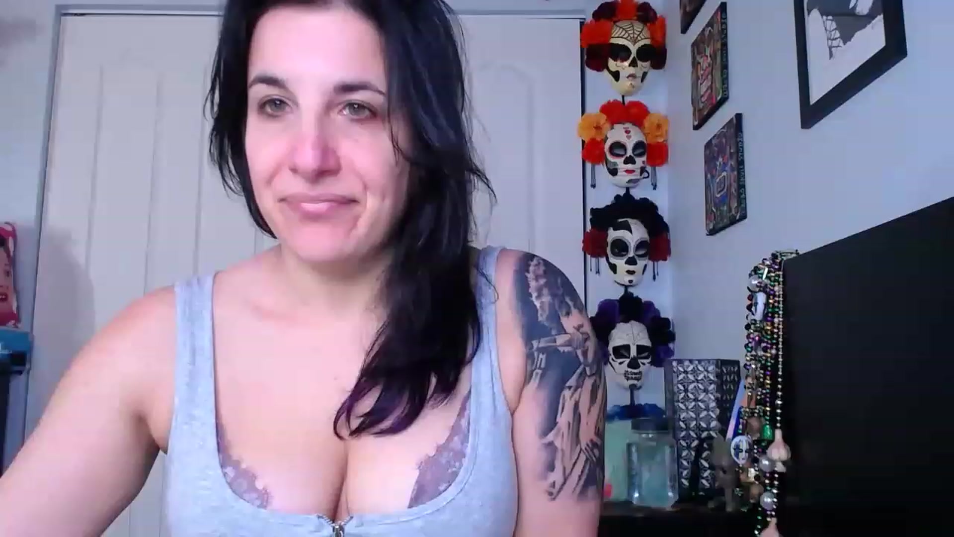 Gallery image thumbnail from abustybabe's myfreecams stream on, 03/13/2023, 20:07 image 3 of 20