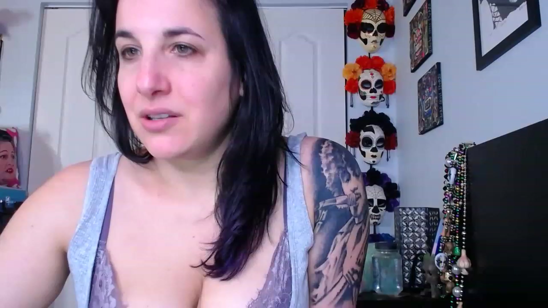 Gallery image thumbnail from abustybabe's myfreecams stream on, 03/13/2023, 22:22 image 3 of 20