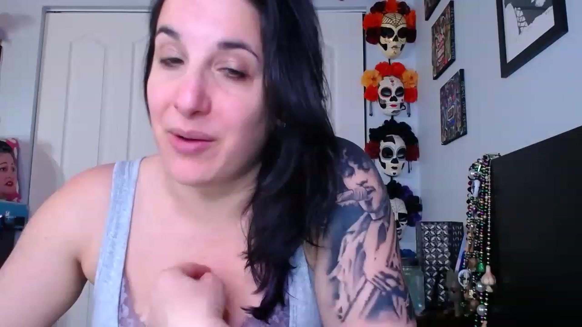 Gallery image thumbnail from abustybabe's myfreecams stream on, 03/13/2023, 22:22 image 1 of 20