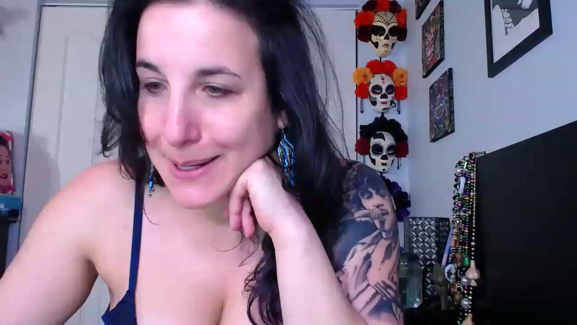 Gallery image thumbnail from abustybabe's myfreecams stream on, 03/14/2023, 22:14 image 16 of 20