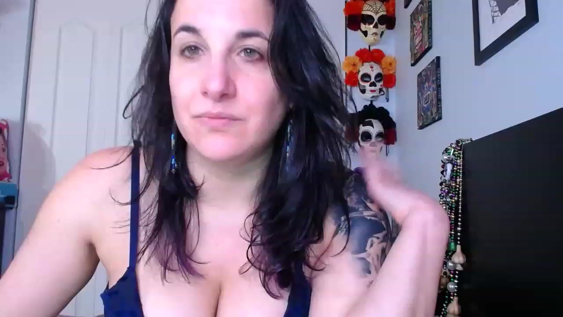 Gallery image thumbnail from abustybabe's myfreecams stream on, 03/14/2023, 22:14 image 19 of 20