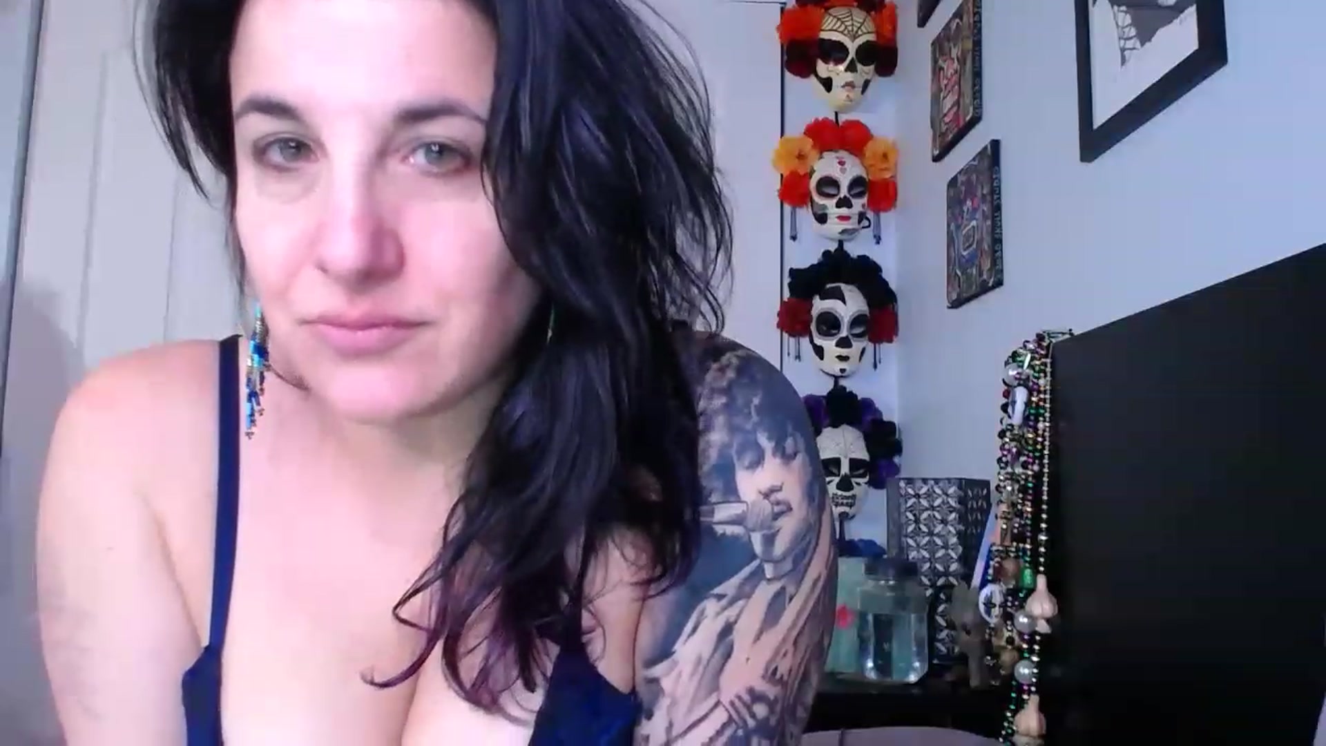 Gallery image thumbnail from abustybabe's myfreecams stream on, 03/14/2023, 22:14 image 7 of 20