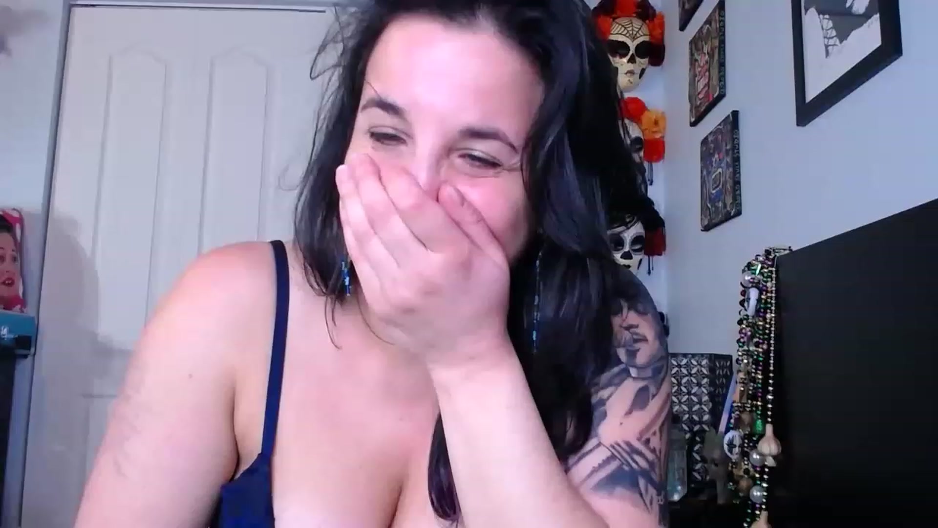 Gallery image thumbnail from abustybabe's myfreecams stream on, 03/14/2023, 22:14 image 12 of 20