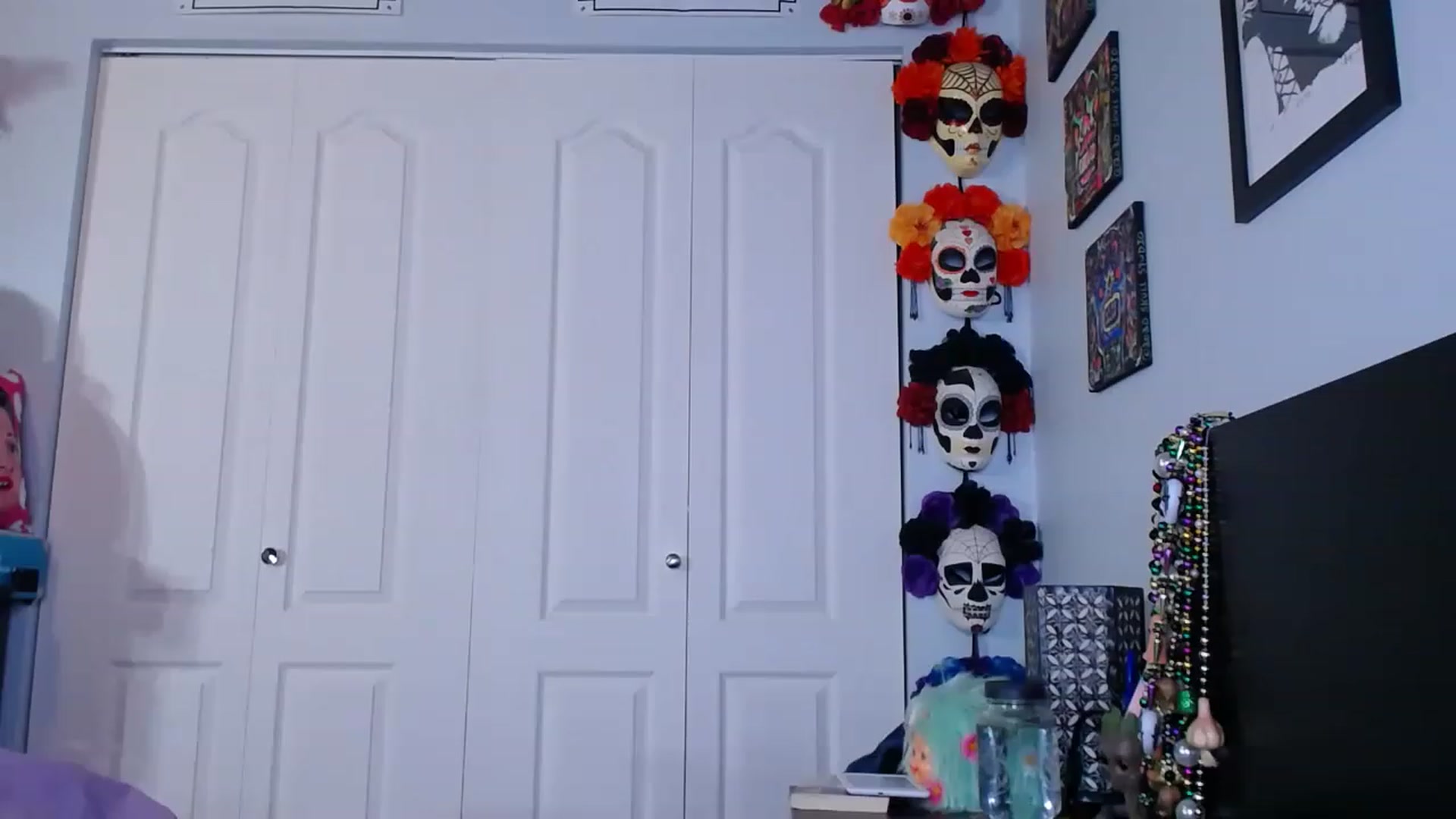 Gallery image thumbnail from abustybabe's myfreecams stream on, 03/17/2023, 21:27 image 15 of 20
