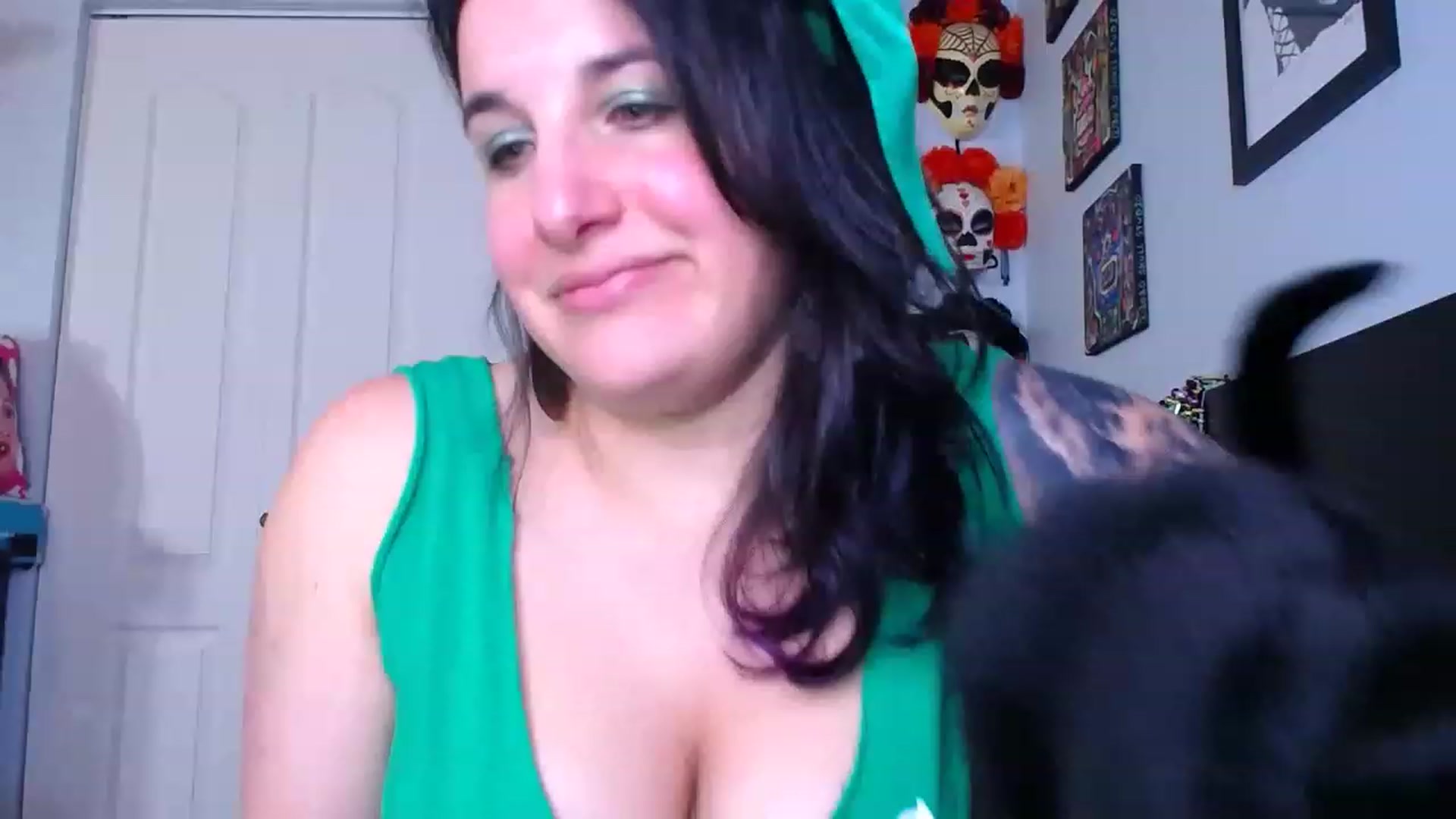 Gallery image thumbnail from abustybabe's myfreecams stream on, 03/17/2023, 21:27 image 1 of 20