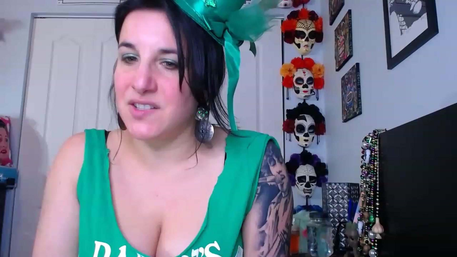 Gallery image thumbnail from abustybabe's myfreecams stream on, 03/17/2023, 21:27 image 5 of 20