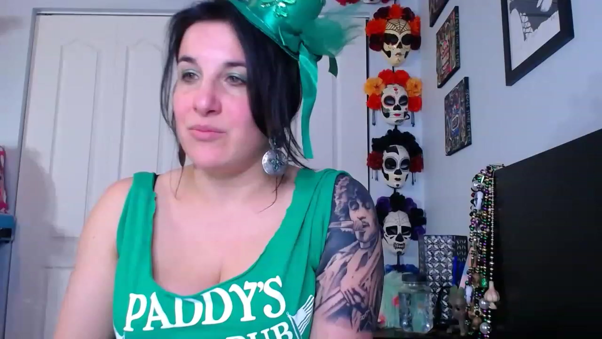 Gallery image thumbnail from abustybabe's myfreecams stream on, 03/17/2023, 21:27 image 2 of 20