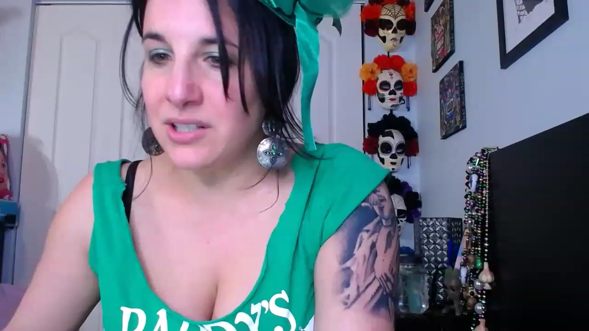 Gallery image thumbnail from abustybabe's myfreecams stream on, 03/17/2023, 21:27 image 7 of 20