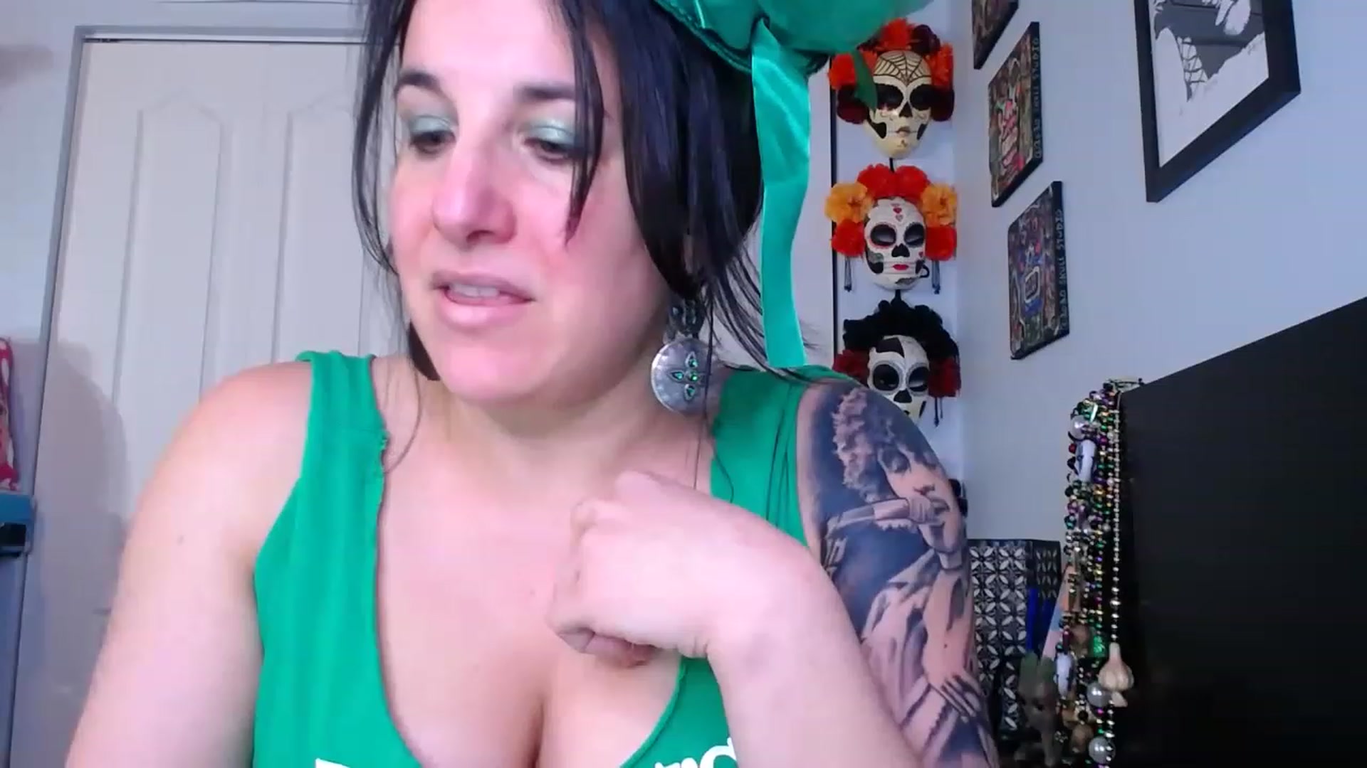 Gallery image thumbnail from abustybabe's myfreecams stream on, 03/17/2023, 21:27 image 4 of 20