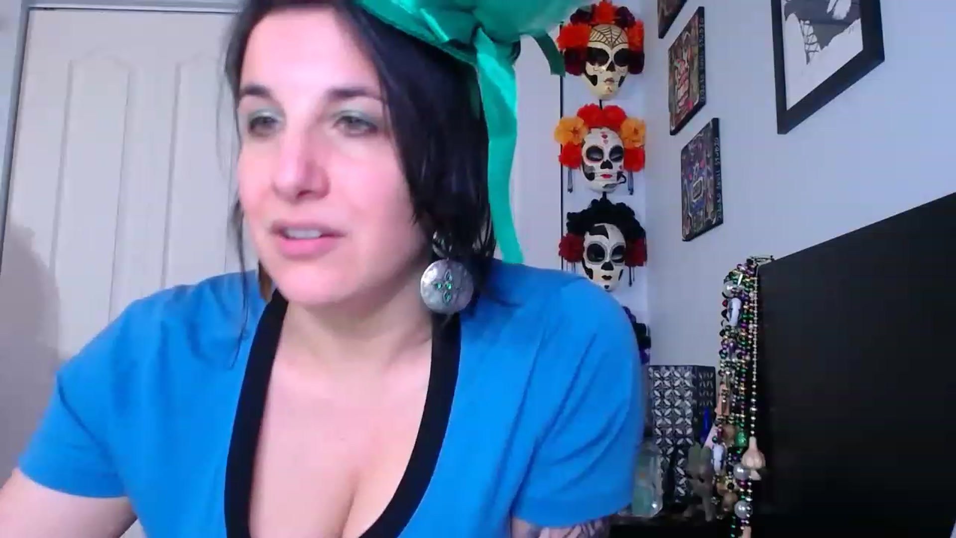Gallery image thumbnail from abustybabe's myfreecams stream on, 03/17/2023, 22:34 image 6 of 20