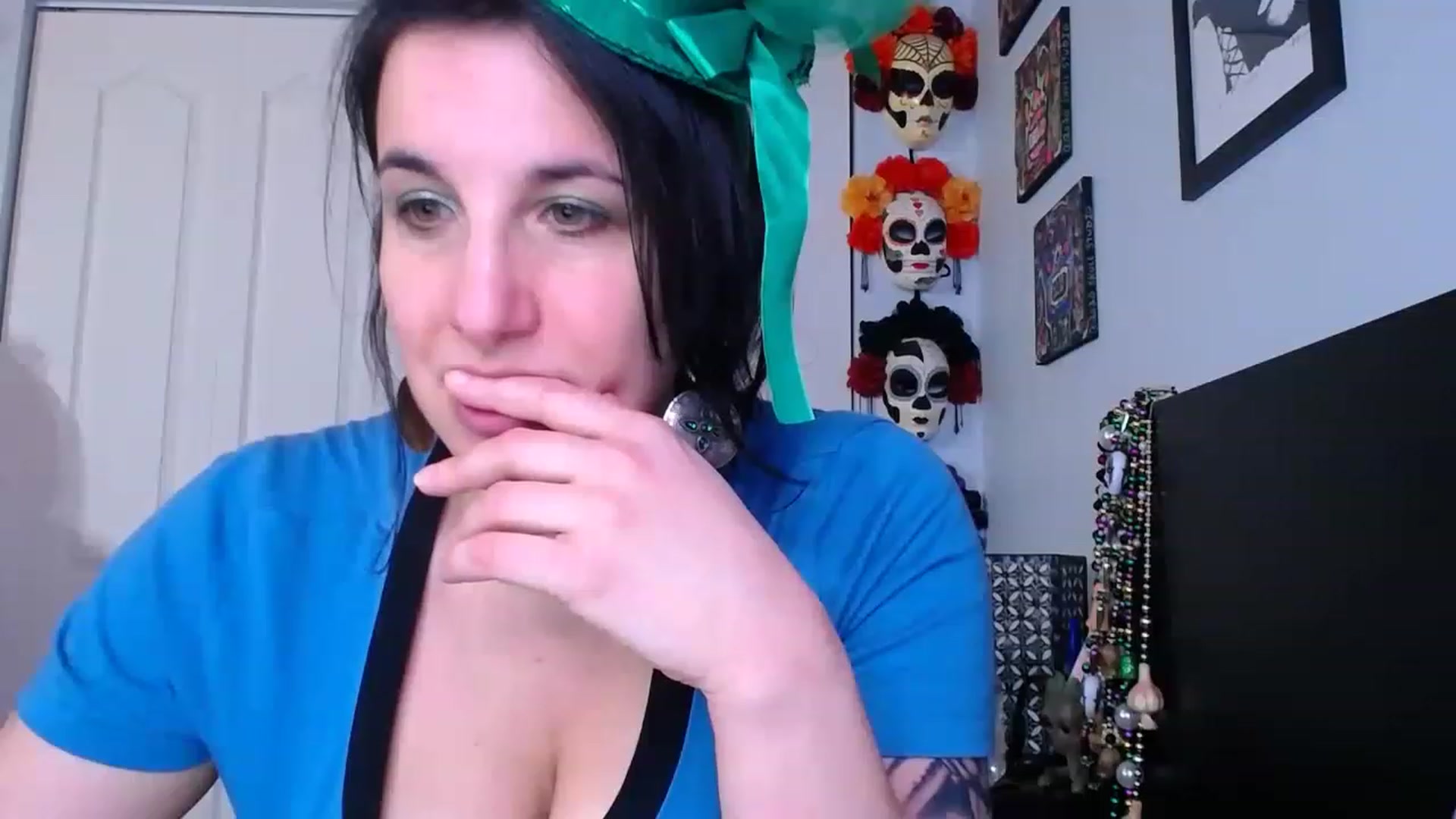 Gallery image thumbnail from abustybabe's myfreecams stream on, 03/17/2023, 22:34 image 9 of 20