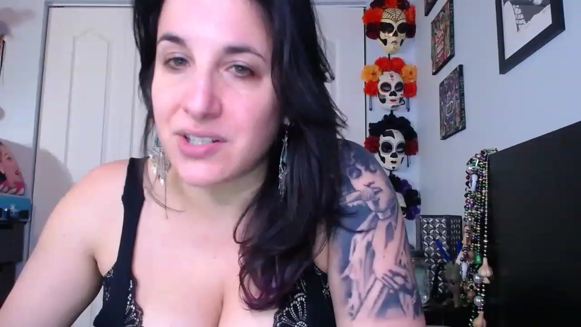 Gallery image thumbnail from abustybabe's myfreecams stream on, 03/20/2023, 21:26 image 9 of 20