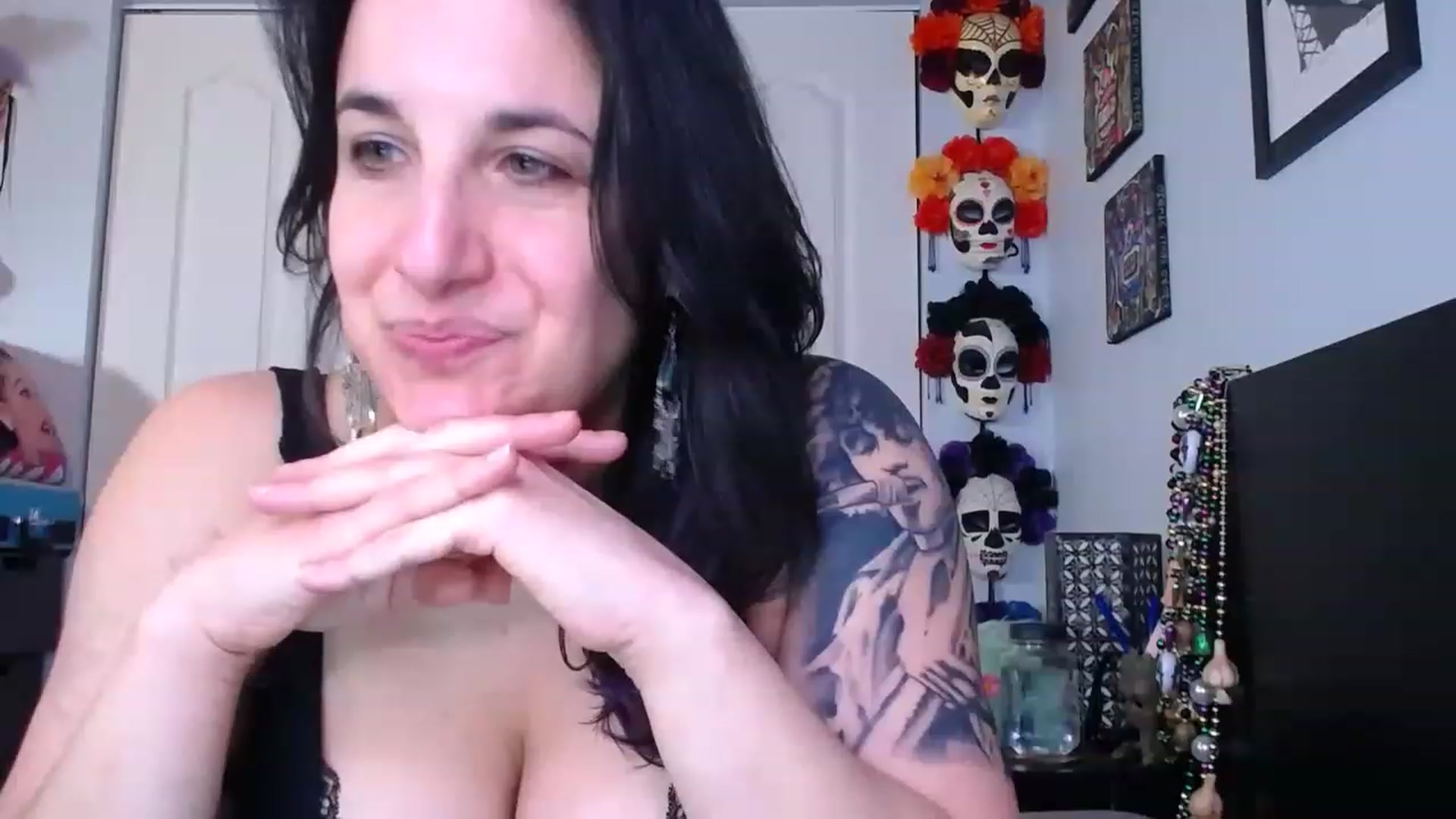 Gallery image thumbnail from abustybabe's myfreecams stream on, 03/20/2023, 21:26 image 10 of 20