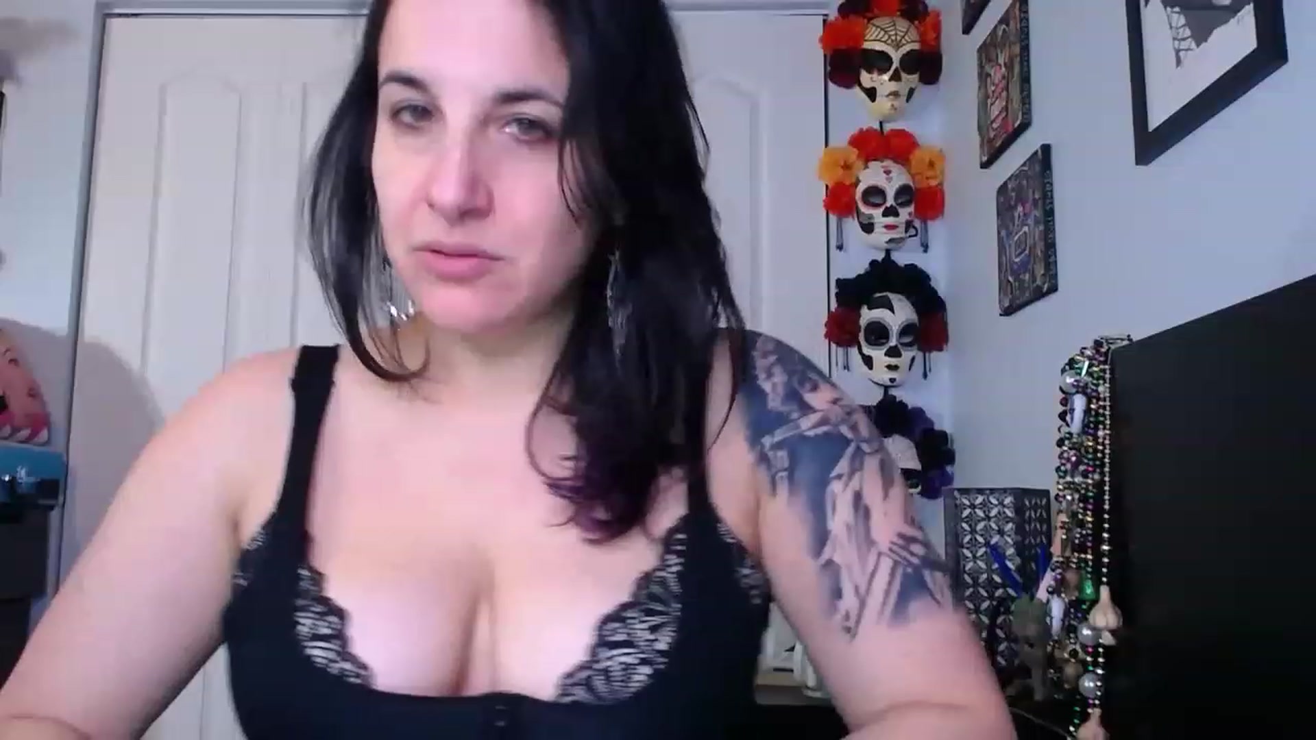 Gallery image thumbnail from abustybabe's myfreecams stream on, 03/20/2023, 21:26 image 13 of 20
