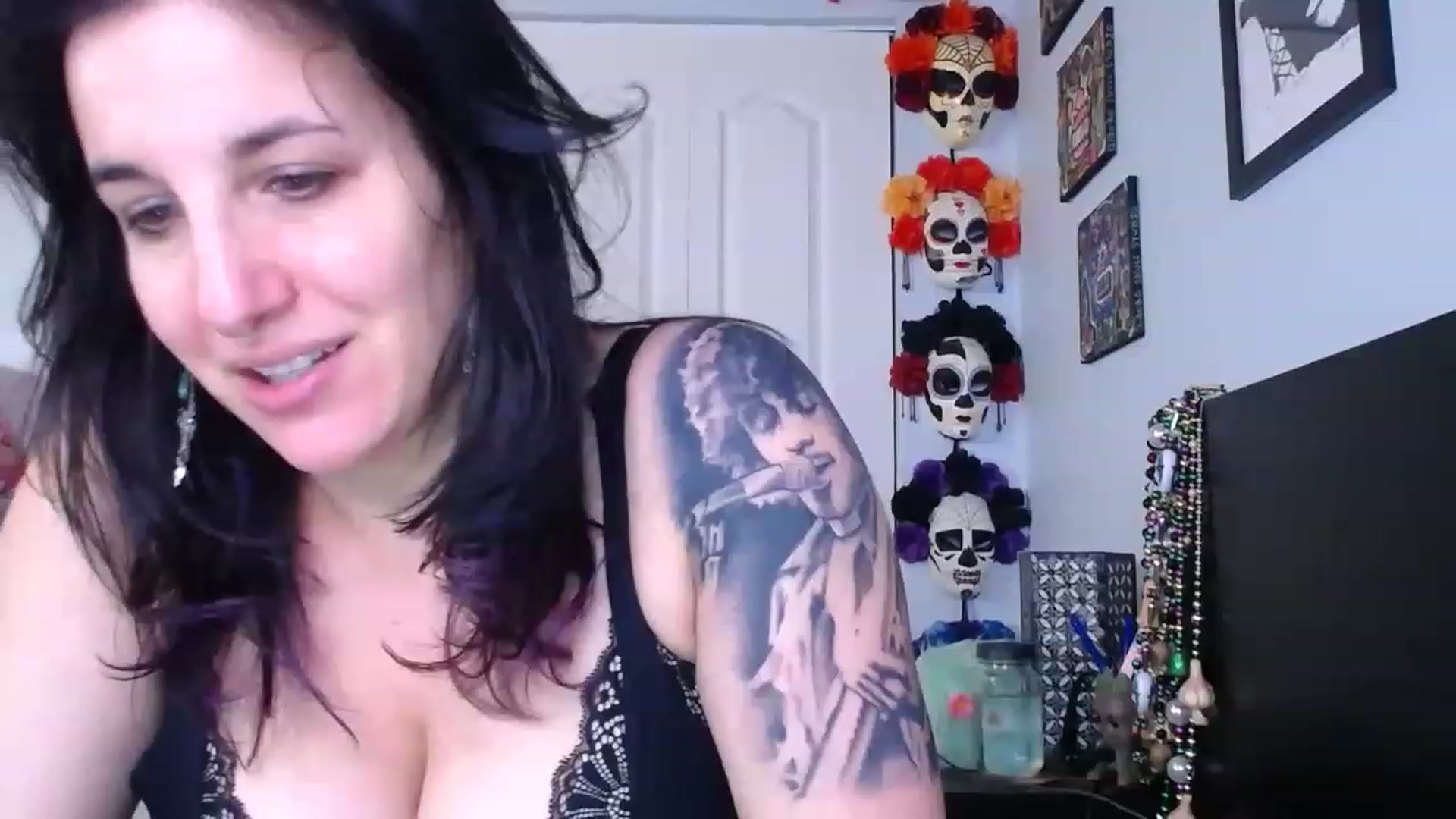 Gallery image thumbnail from abustybabe's myfreecams stream on, 03/20/2023, 21:26 image 17 of 20