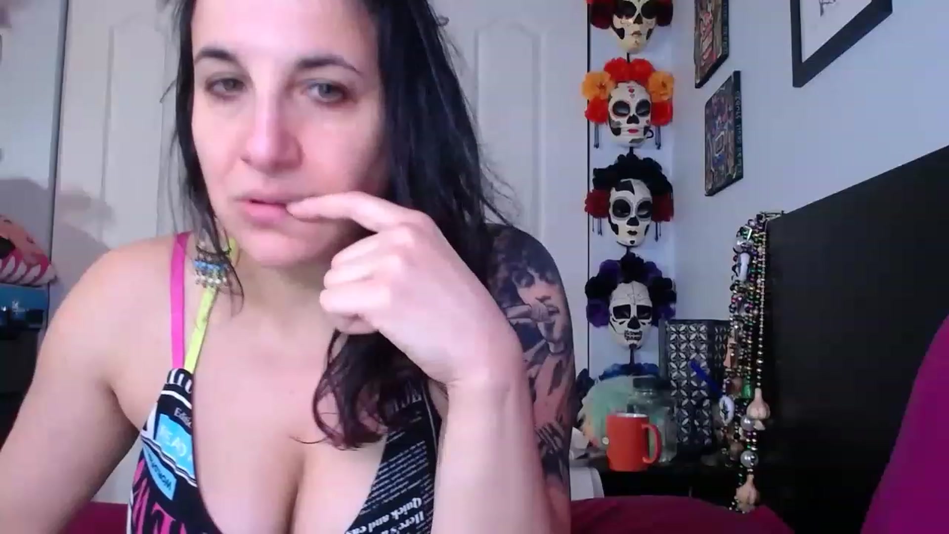 Gallery image thumbnail from abustybabe's myfreecams stream on, 03/21/2023, 21:45 image 17 of 20