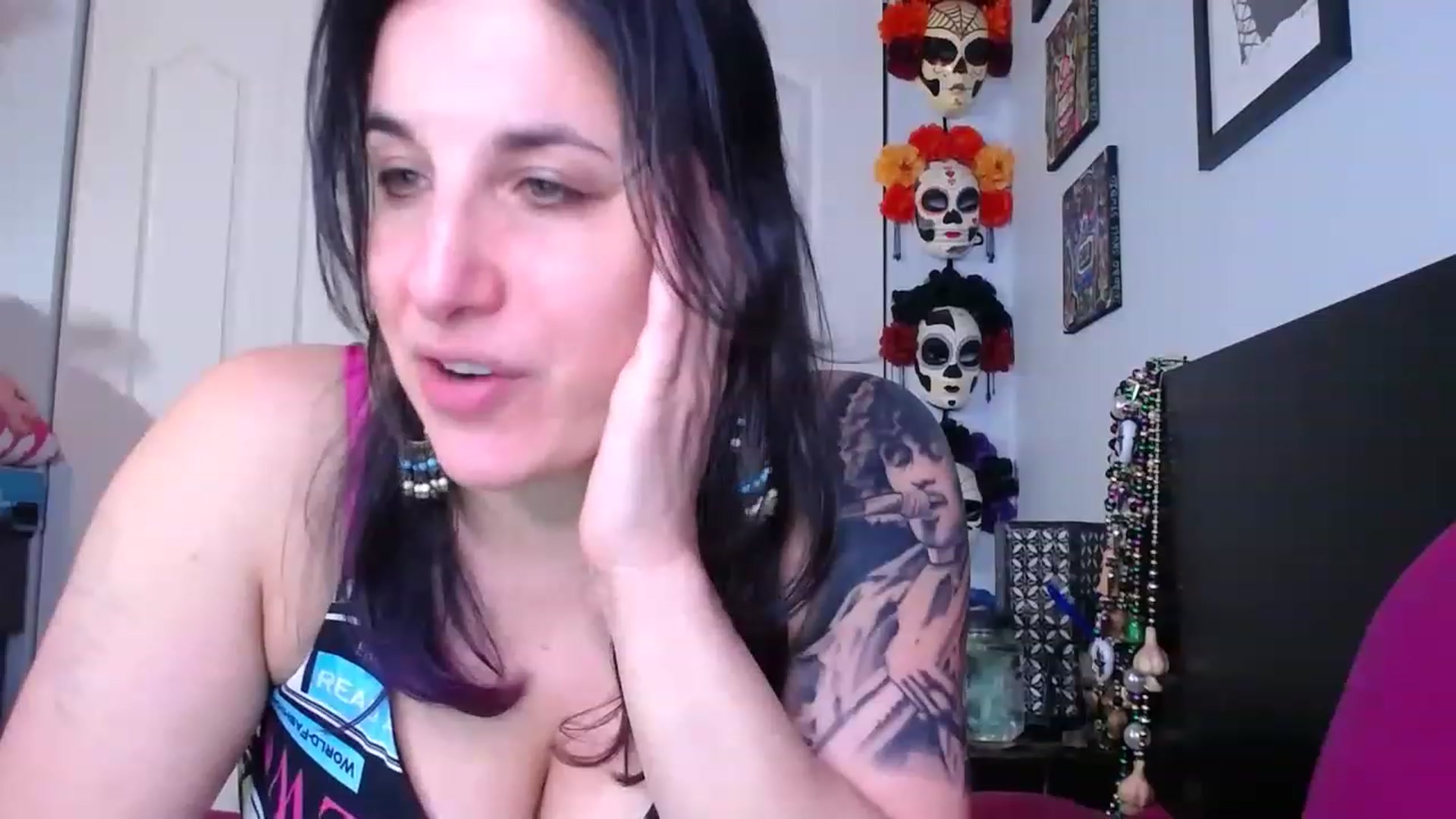 Gallery image thumbnail from abustybabe's myfreecams stream on, 03/21/2023, 21:45 image 2 of 20