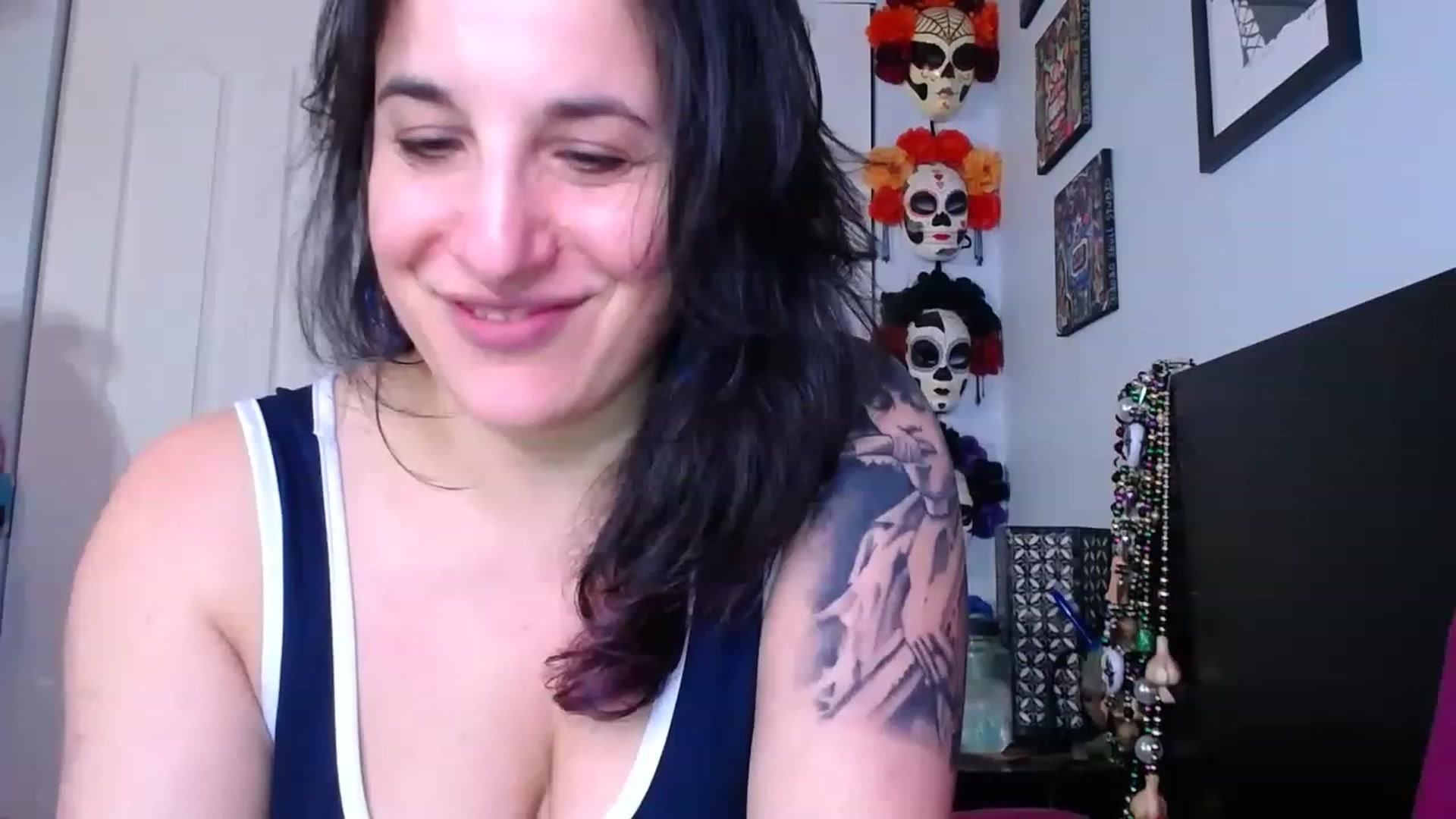 Gallery image thumbnail from abustybabe's myfreecams stream on, 03/23/2023, 21:59 image 12 of 20