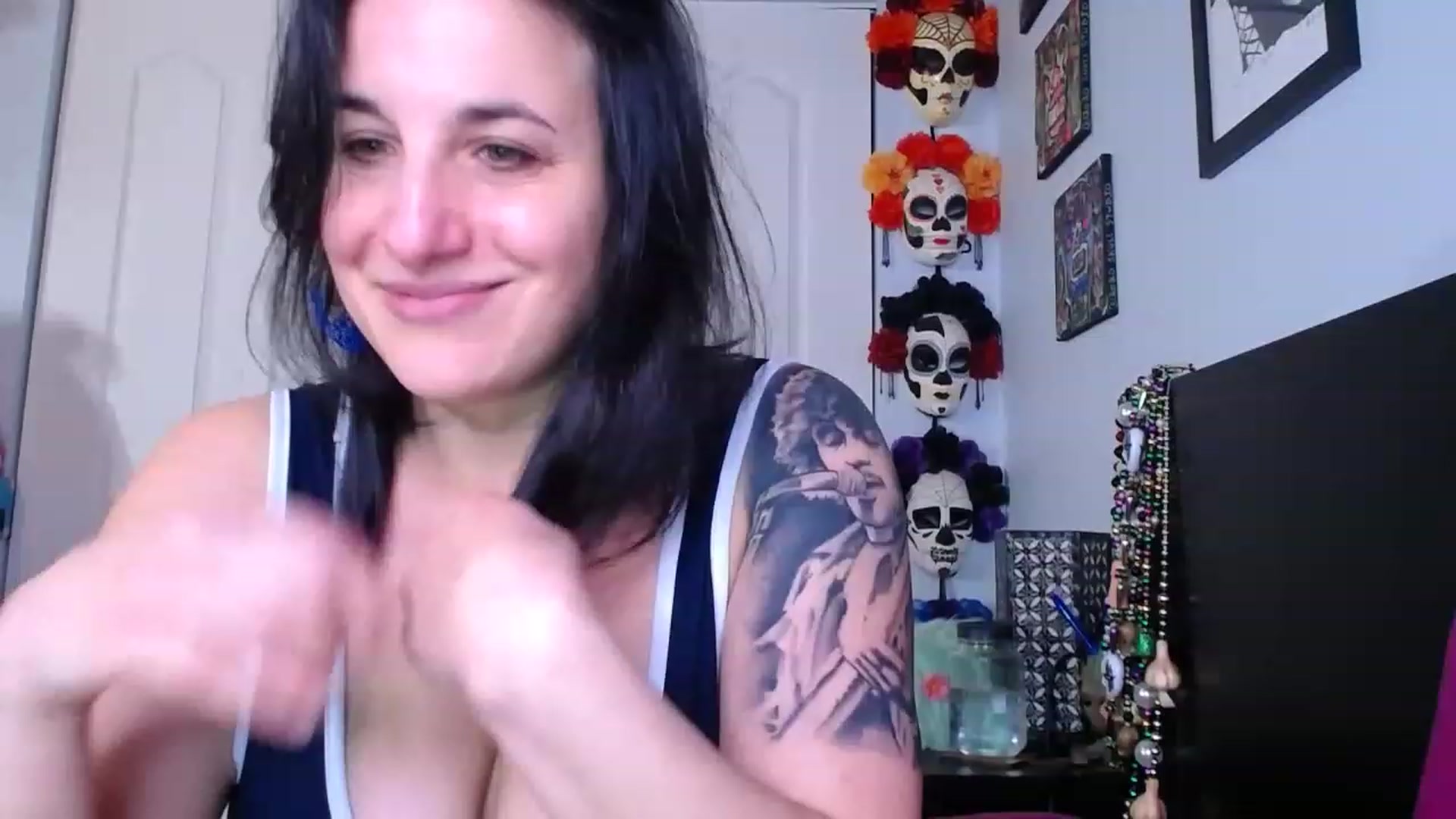 Gallery image thumbnail from abustybabe's myfreecams stream on, 03/23/2023, 21:59 image 15 of 20
