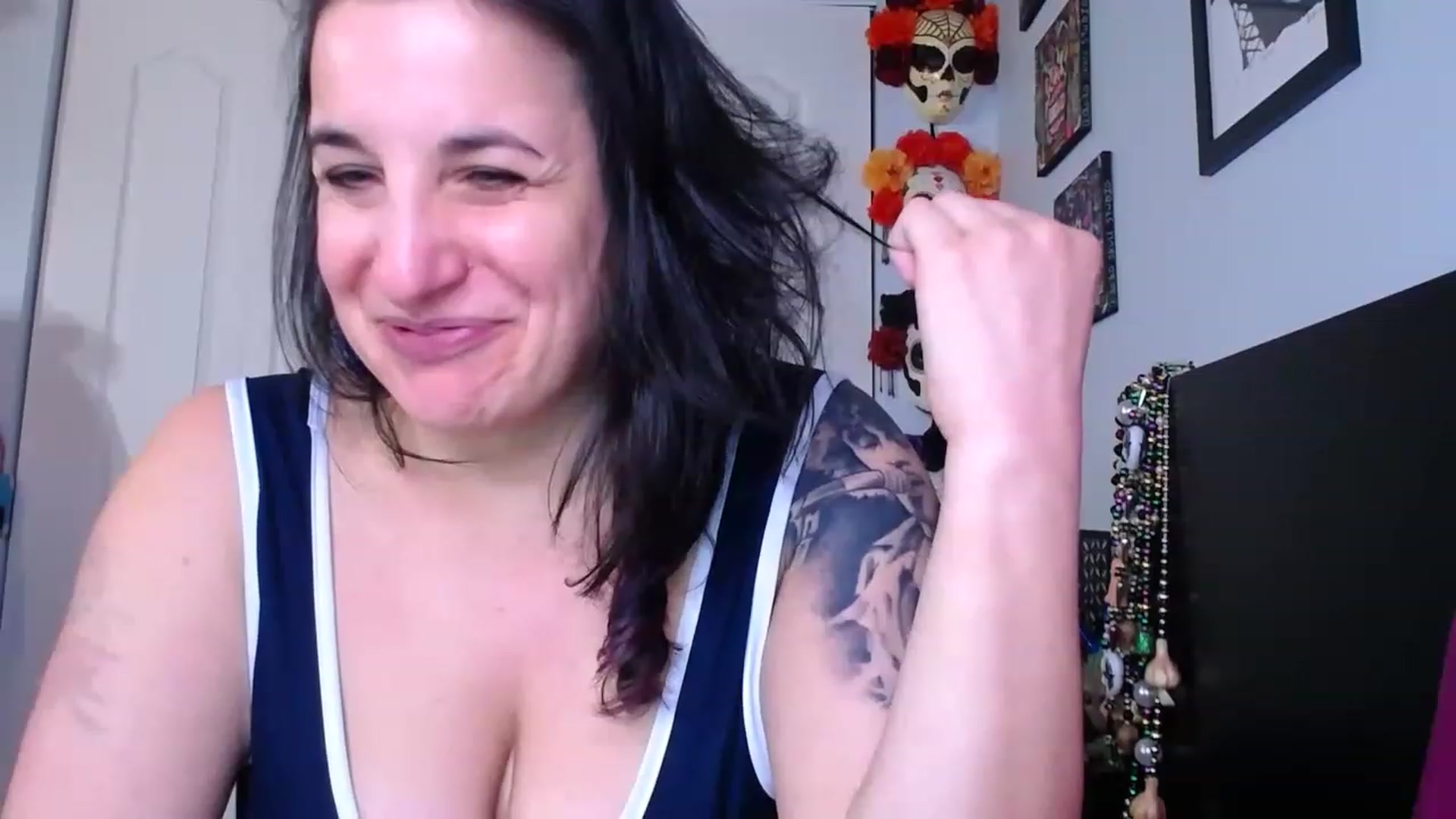 Gallery image thumbnail from abustybabe's myfreecams stream on, 03/23/2023, 21:59 image 17 of 20