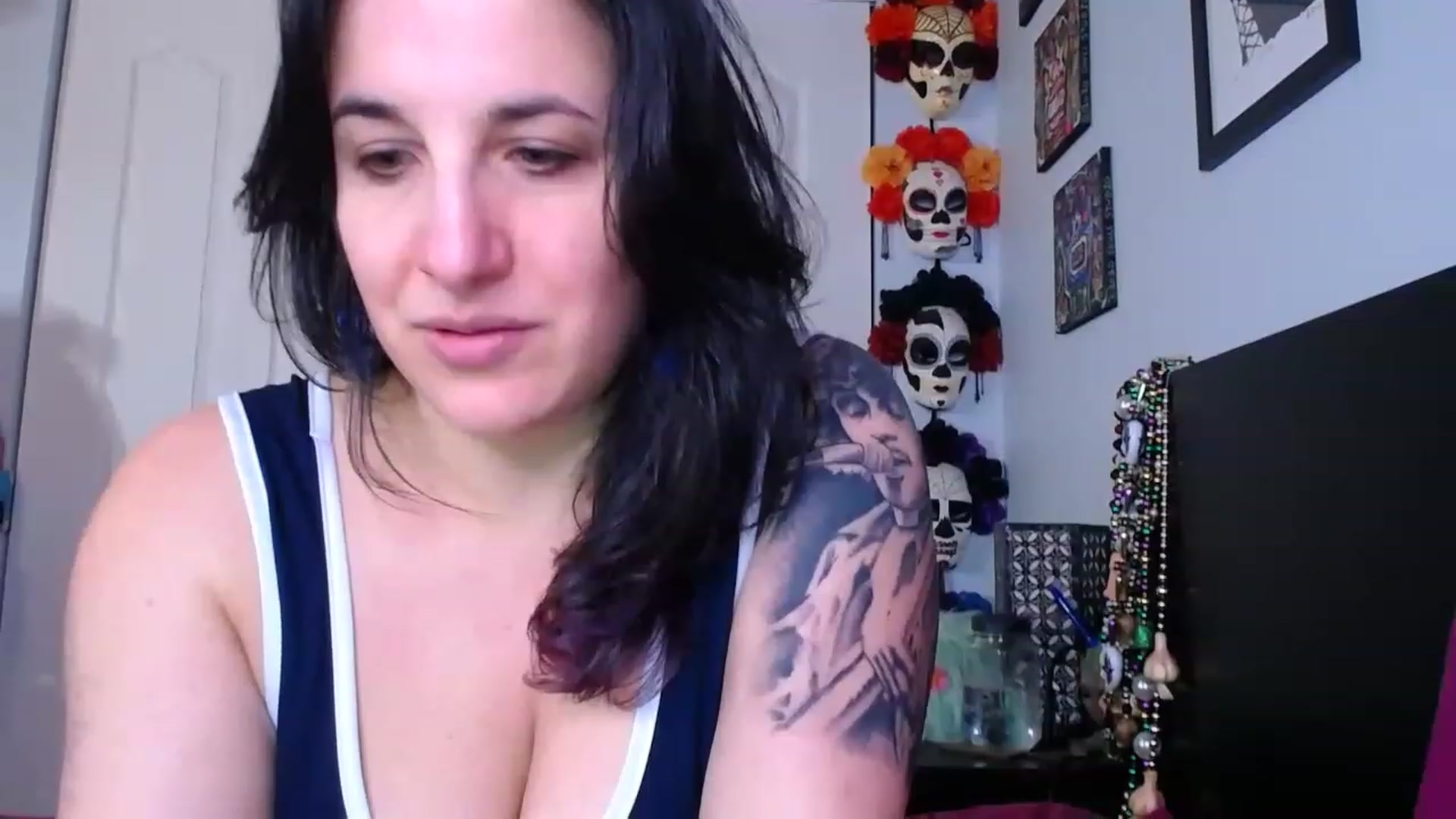 Gallery image thumbnail from abustybabe's myfreecams stream on, 03/23/2023, 21:59 image 19 of 20