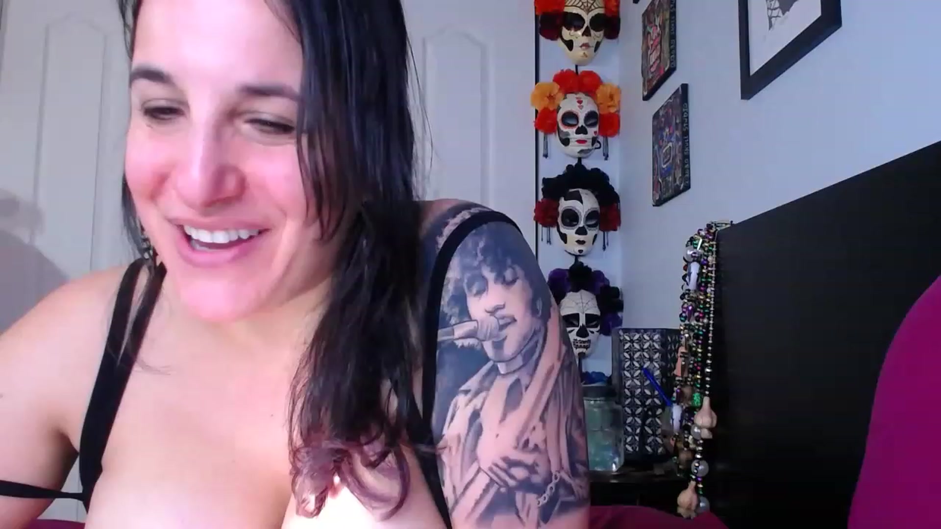 Gallery image thumbnail from abustybabe's myfreecams stream on, 03/24/2023, 21:24 image 11 of 20